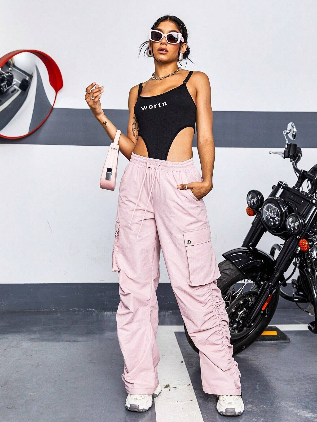 Casual Waist Pocket Cargo Pants – back view detail