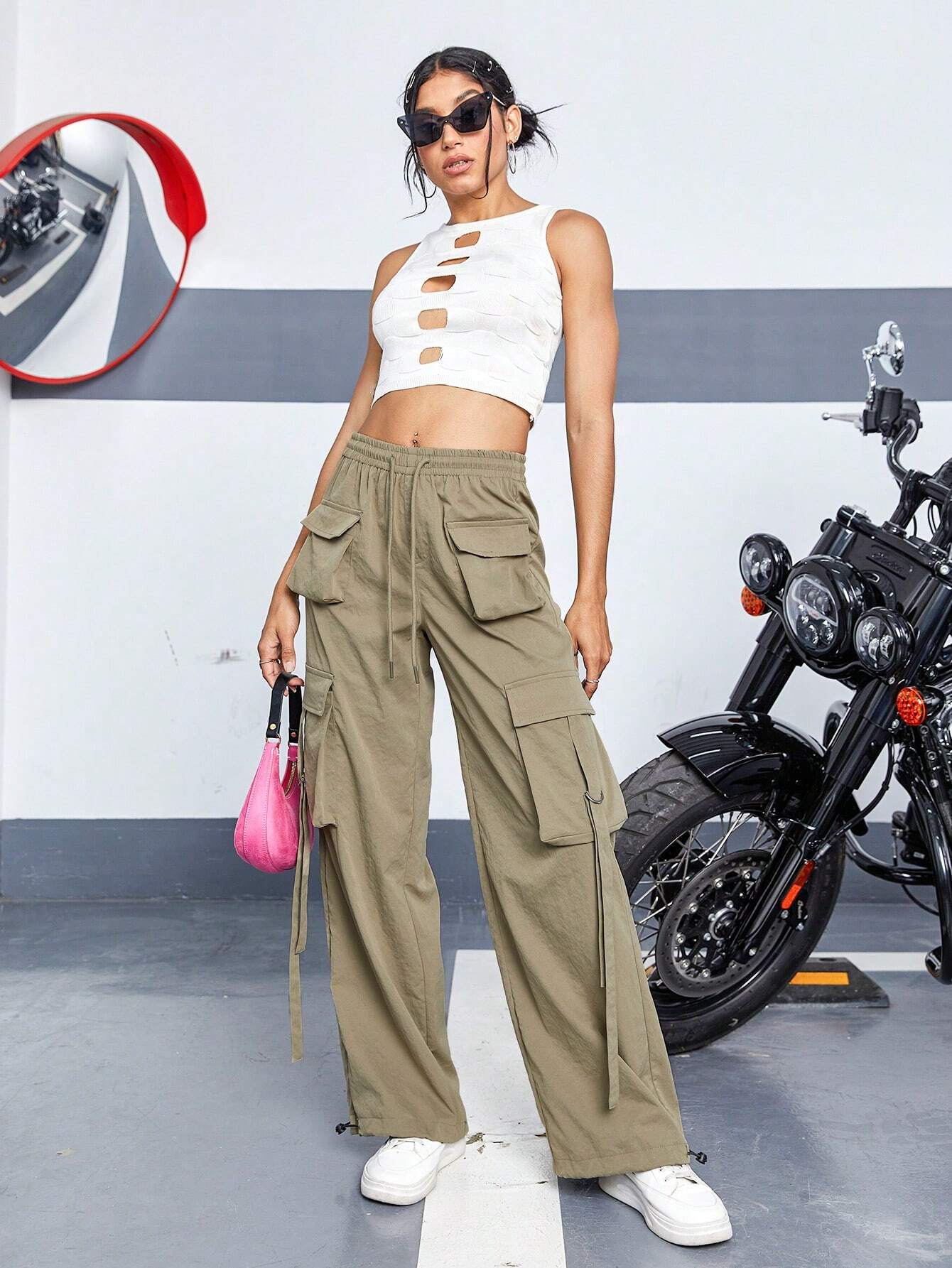 Casual Flap Side Pocket Cargo Pants Style 2 – back view detail
