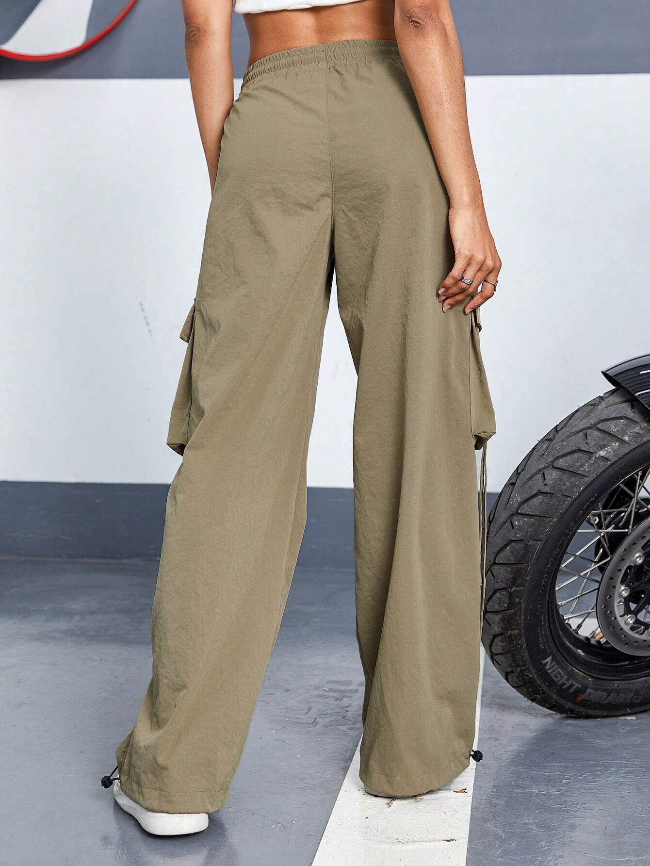 Casual Flap Side Pocket Cargo Pants Style 2 – pocket detail close-up