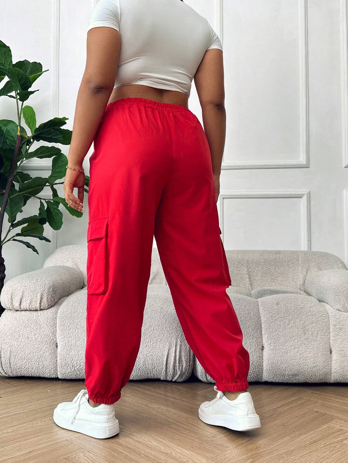 Plain Flap Pocket Side Drawstring Waist Cargo Pants – back view detail