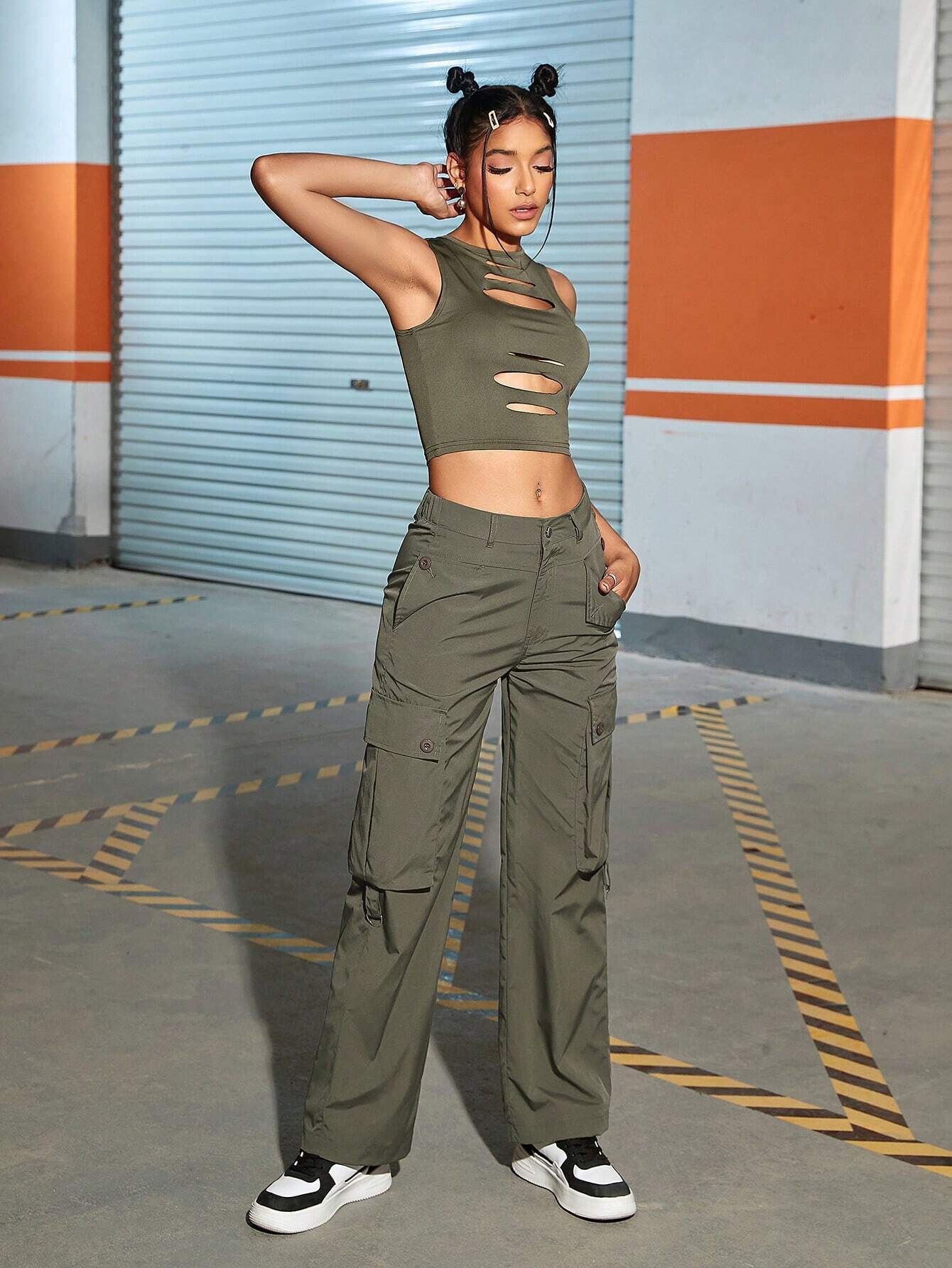 Casual Plain Zipper Cargo Pant Style 2 – pocket detail close-up