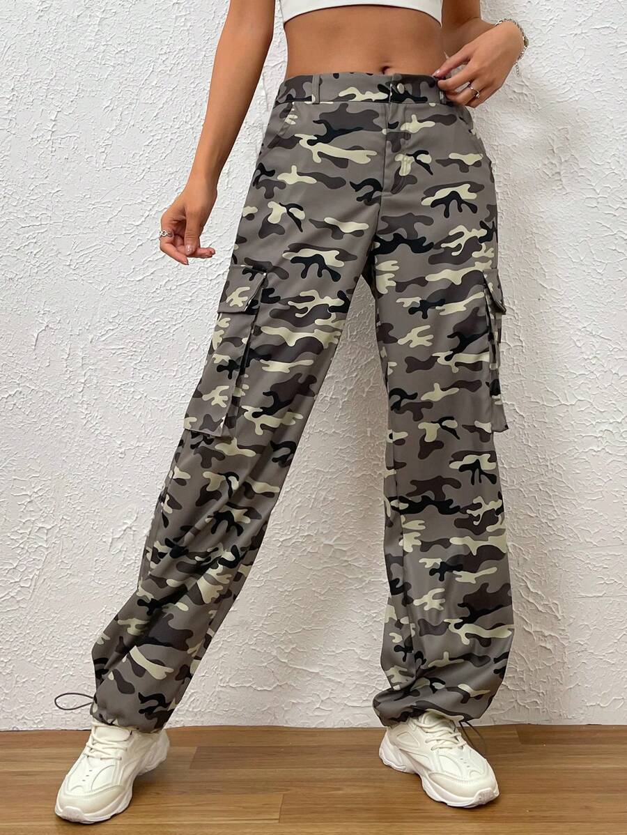 Flap Side Pocket Camo Print Cargo Pants – pocket detail close-up