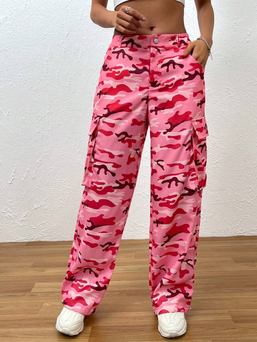 Flap Side Pocket Camo Print Cargo Pants – full length outfit view