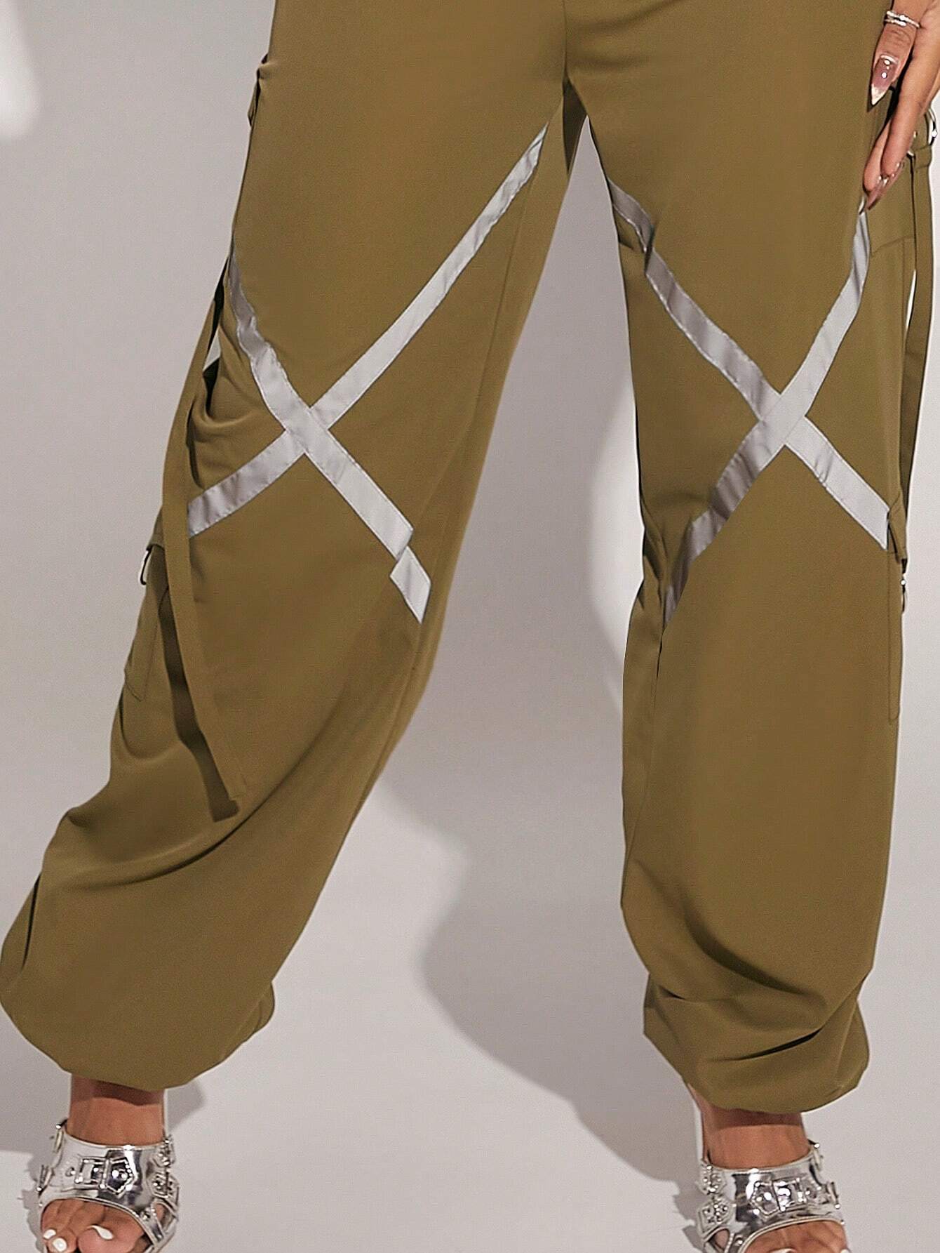 Reflective Tape Flap Pocket Side Cargo Pants – waistband detail
