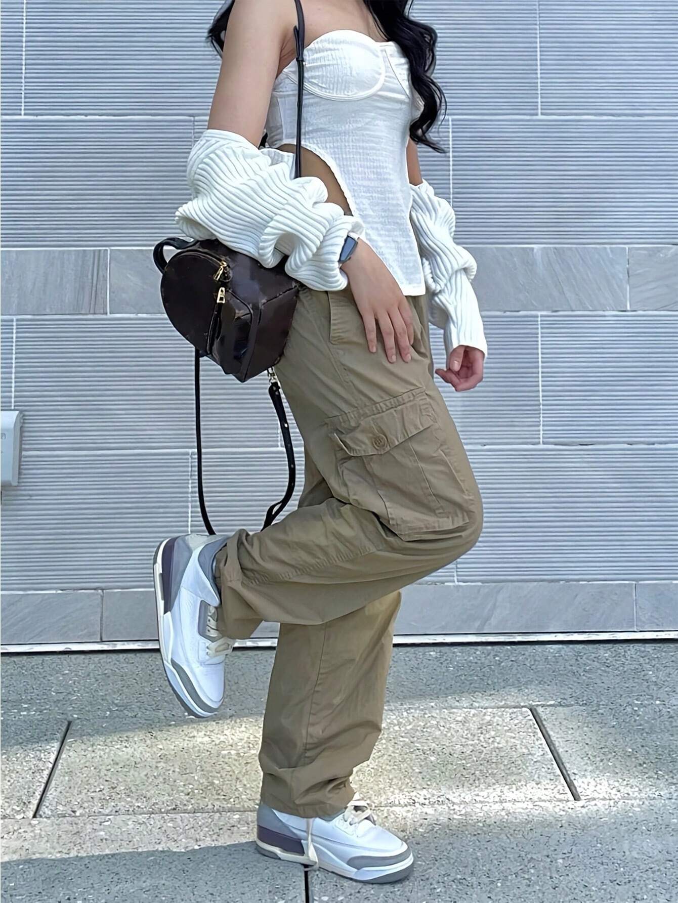 Solid Color Flap Pocket Side Cargo Pants Style 1 – pocket detail close-up