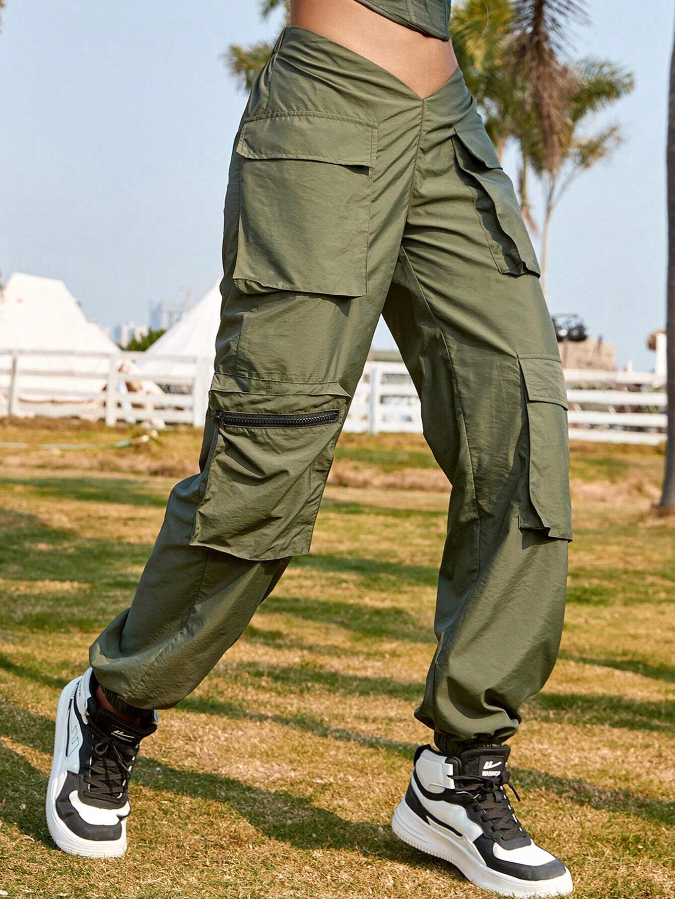 V Waist Zipper Detail Patched Jogger Cargo Pant – waistband detail