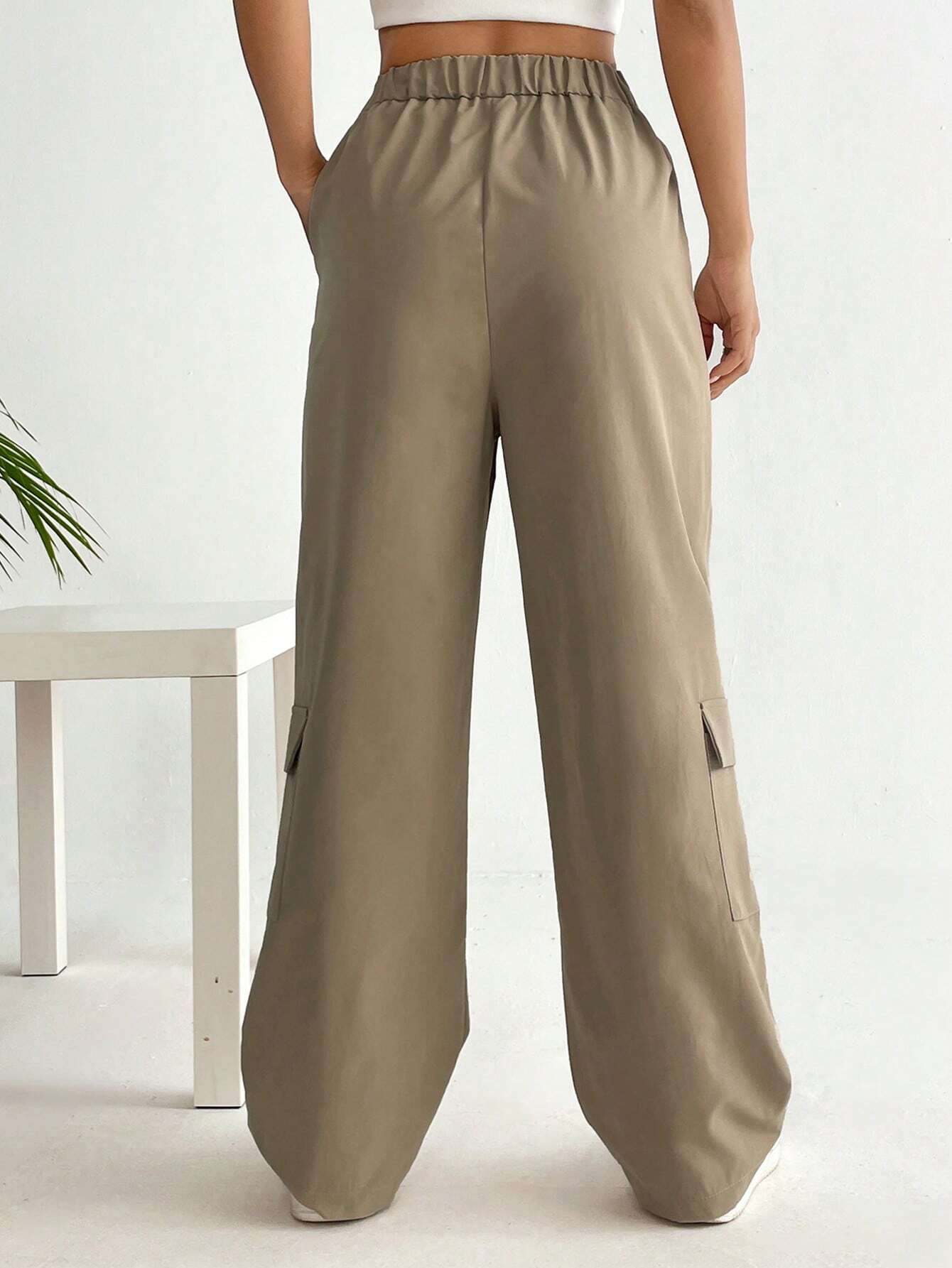 Long Flap Pocket Beige Cargo Pants – back view detail