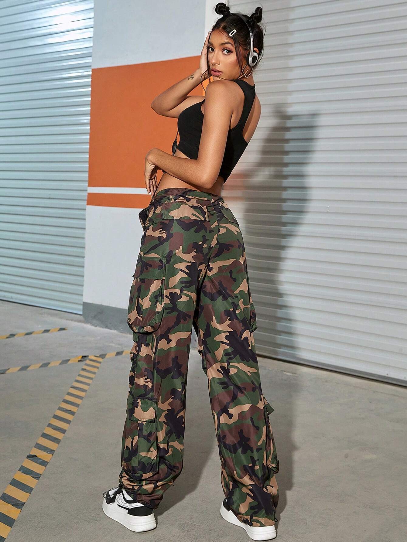 Camo Printed Ruched Cargo Pants – side profile view