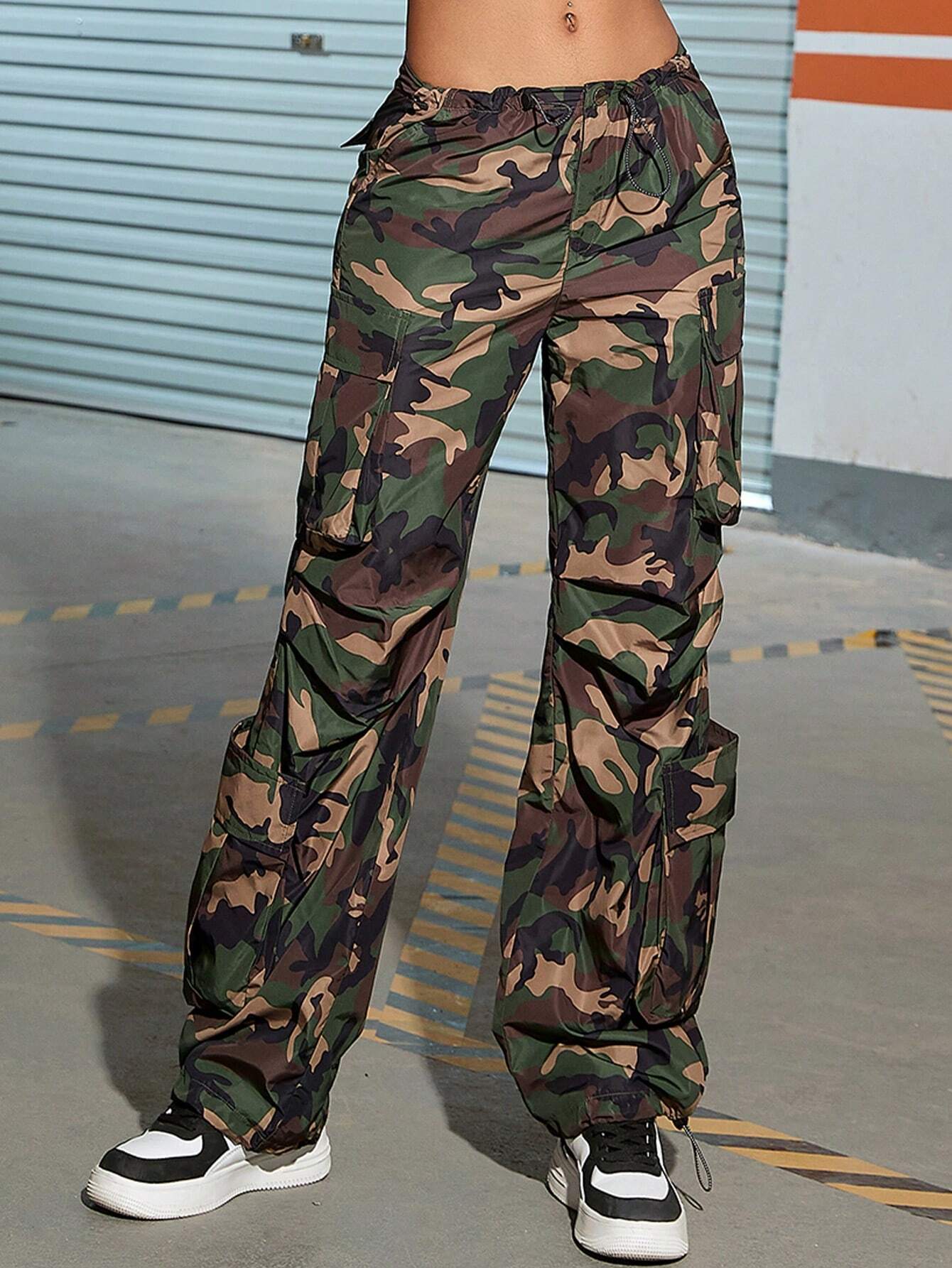 Camo Printed Ruched Cargo Pants – pocket detail close-up