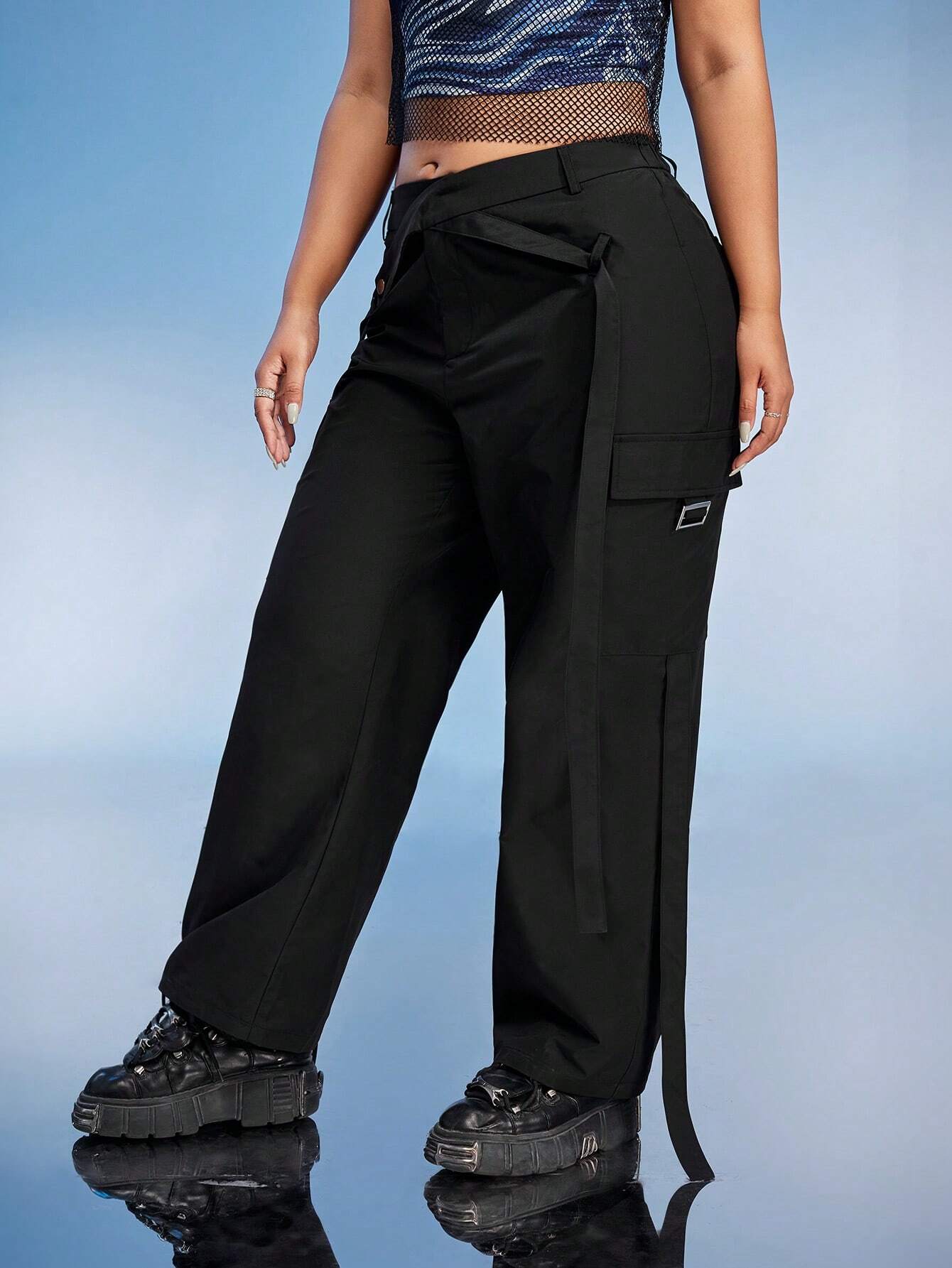 Casual Flap Side Pocket Cargo Pants – pocket detail close-up