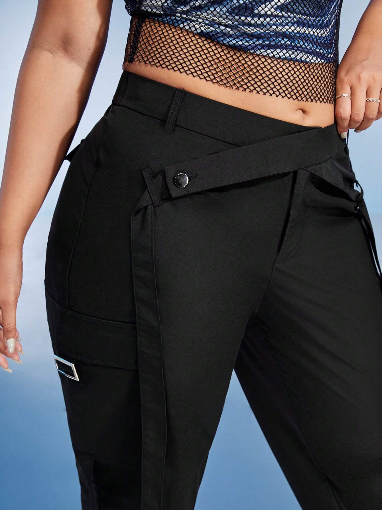 Casual Flap Side Pocket Cargo Pants – waistband detail