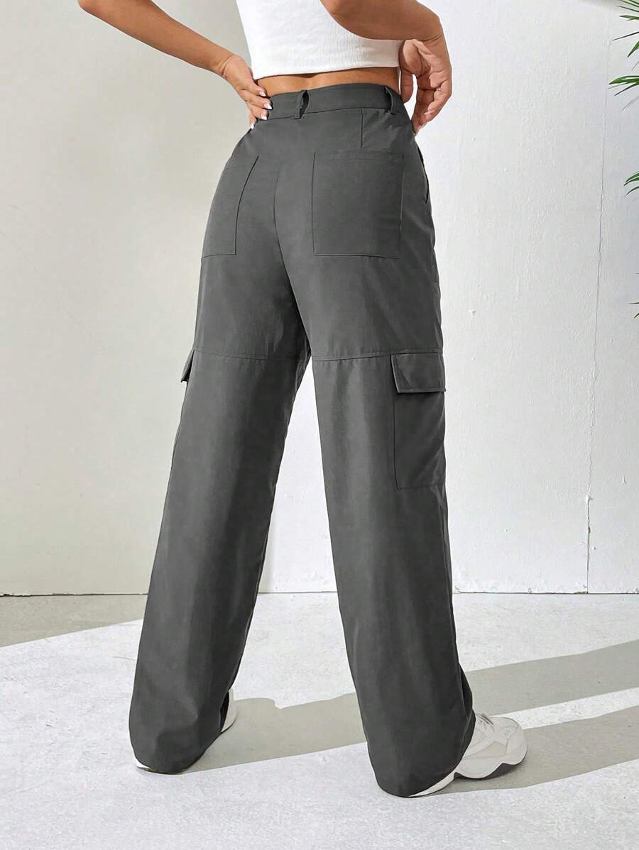 Easy Wear Solid Flap Pocket Side Cargo Pants – pocket detail close-up