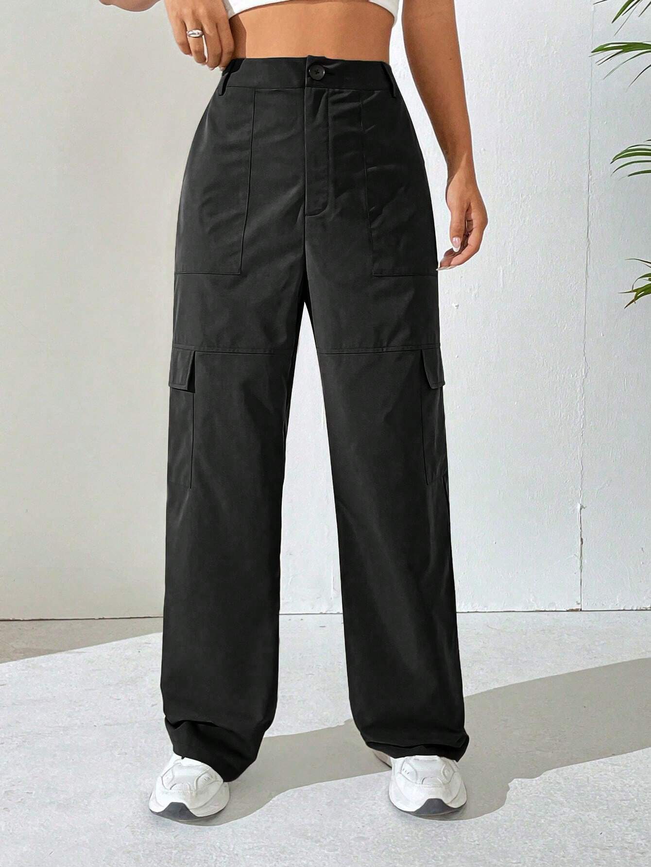 Solid Colored Flap Pocket Cargo Pant – pocket detail close-up