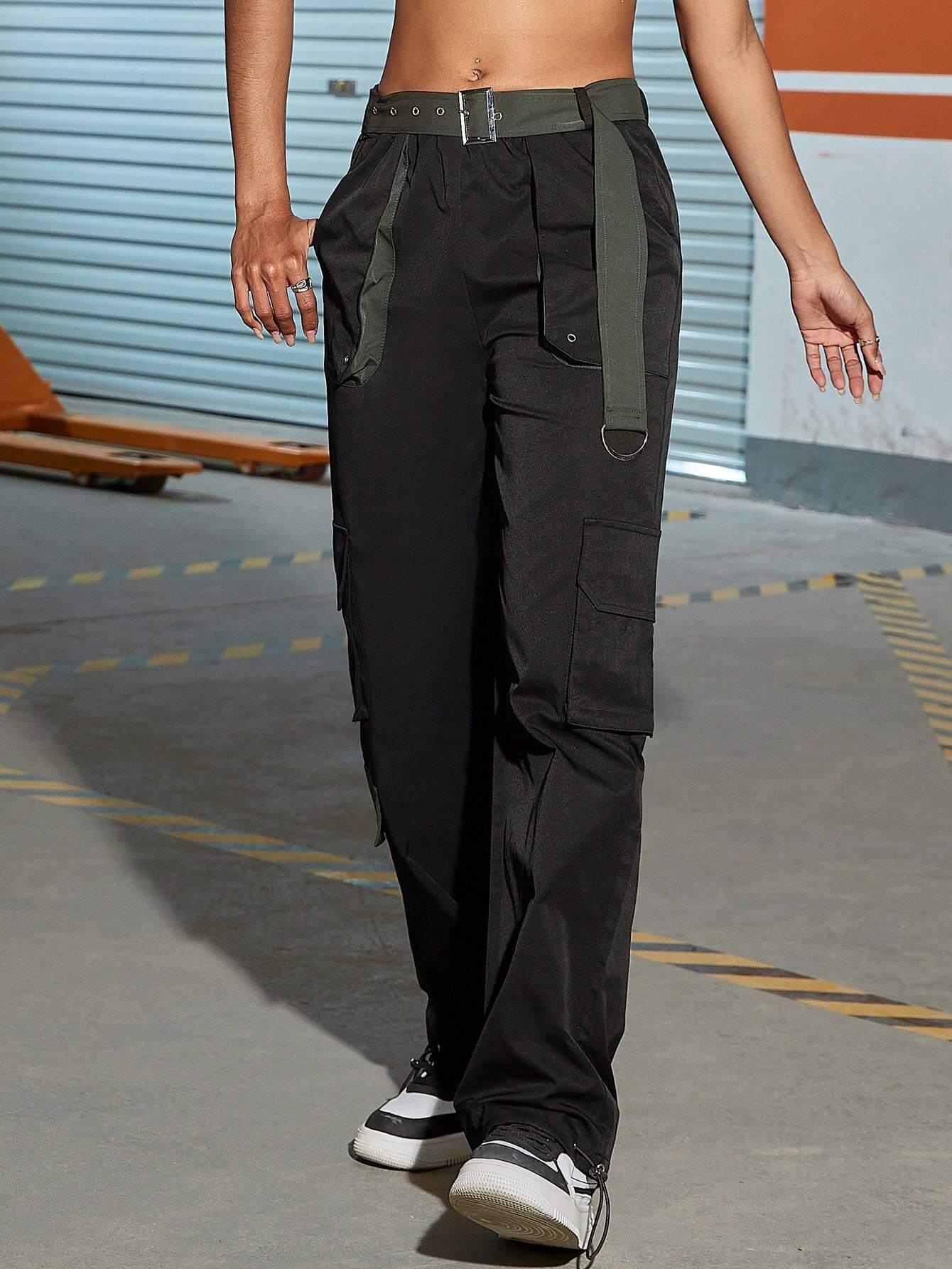 Casual Cargo Pants With Belt – back view detail