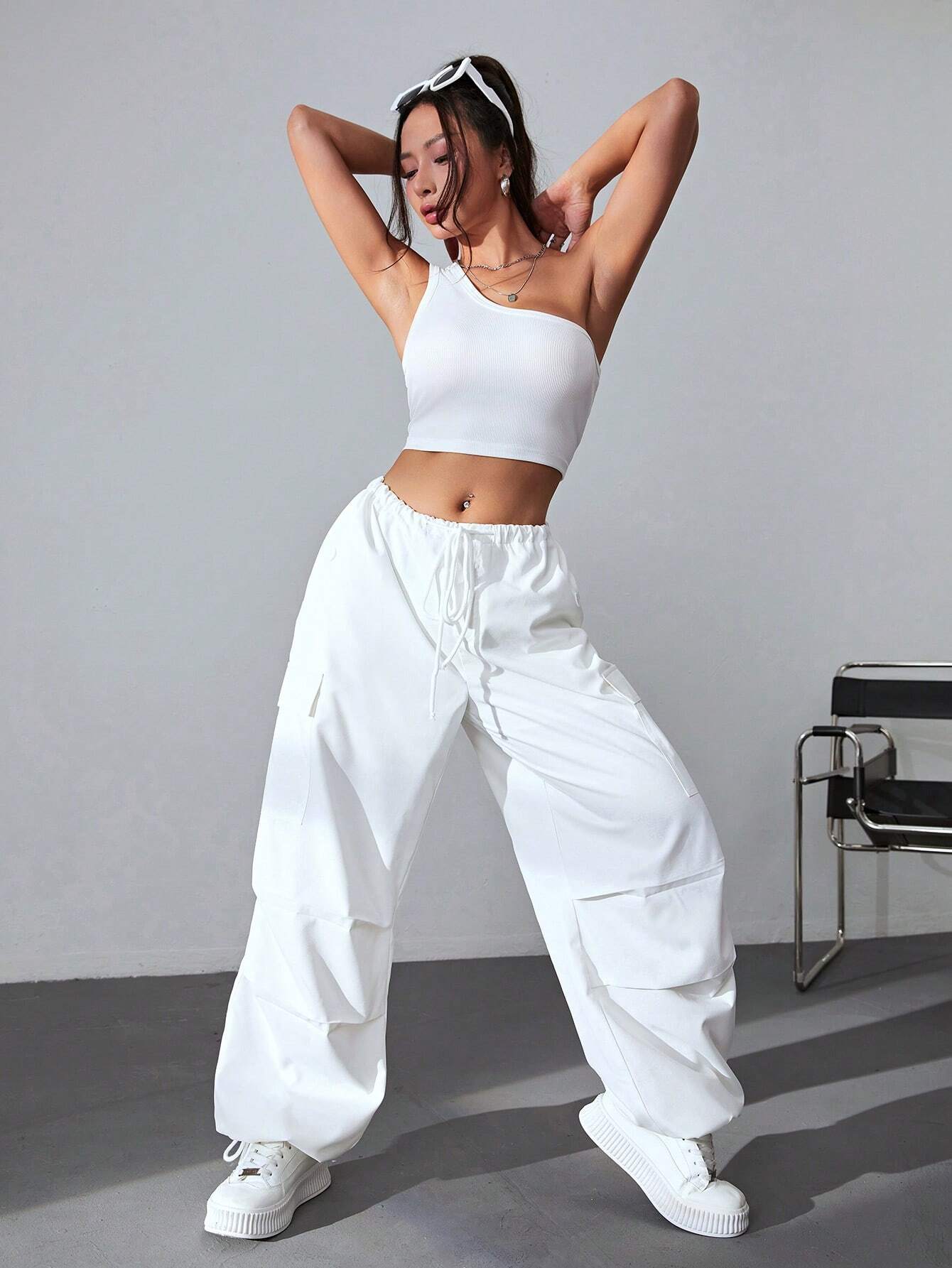 One Shoulder Top And Drawstring Cargo Pants – waistband detail