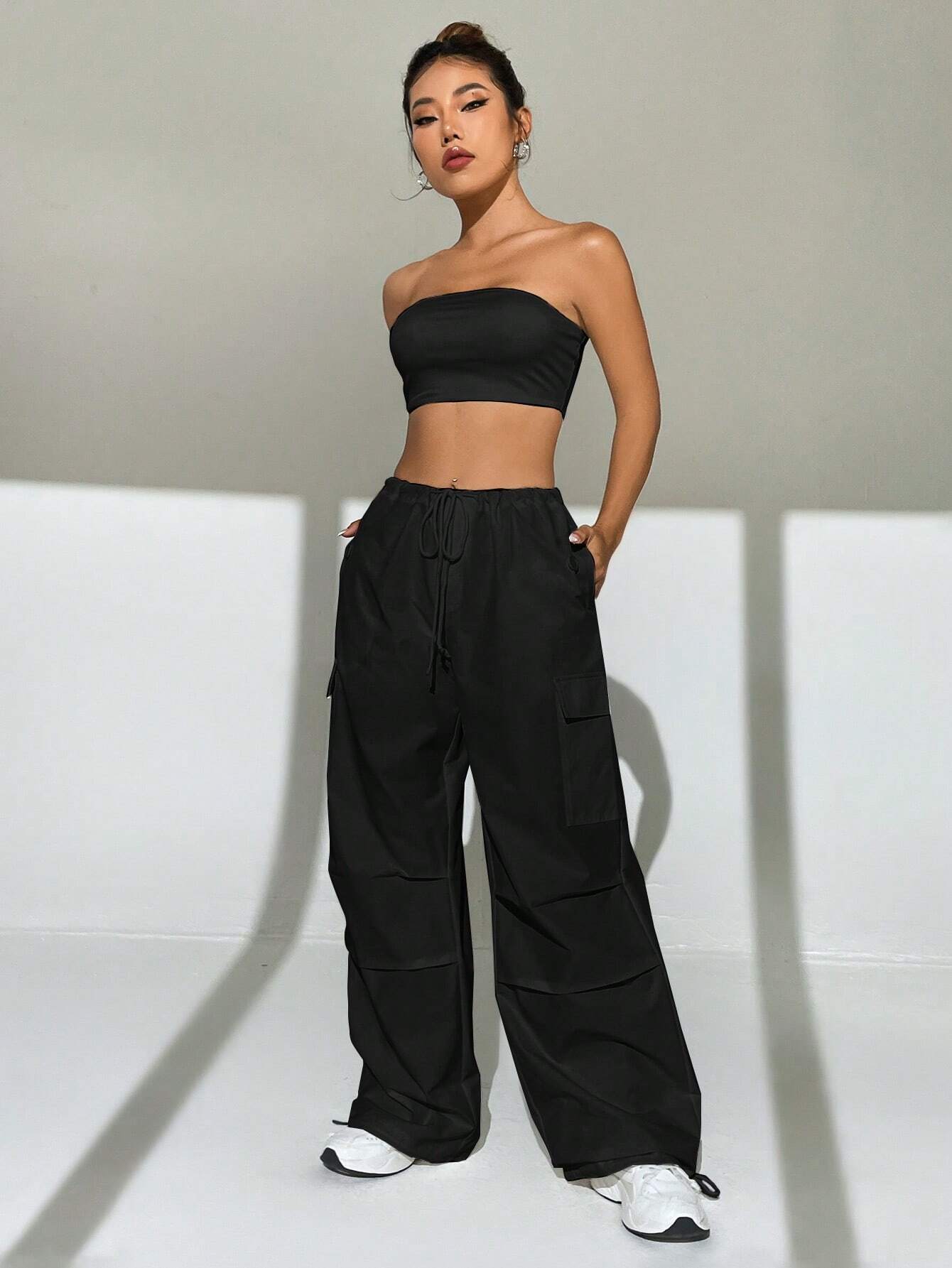 Tube Top And Drawstring Waist Cargo Pants – waistband detail