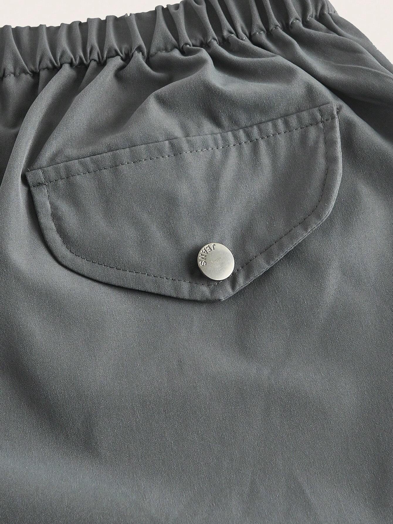 Plain Flap Pocket Side Gray Cargo Pants – pocket detail close-up