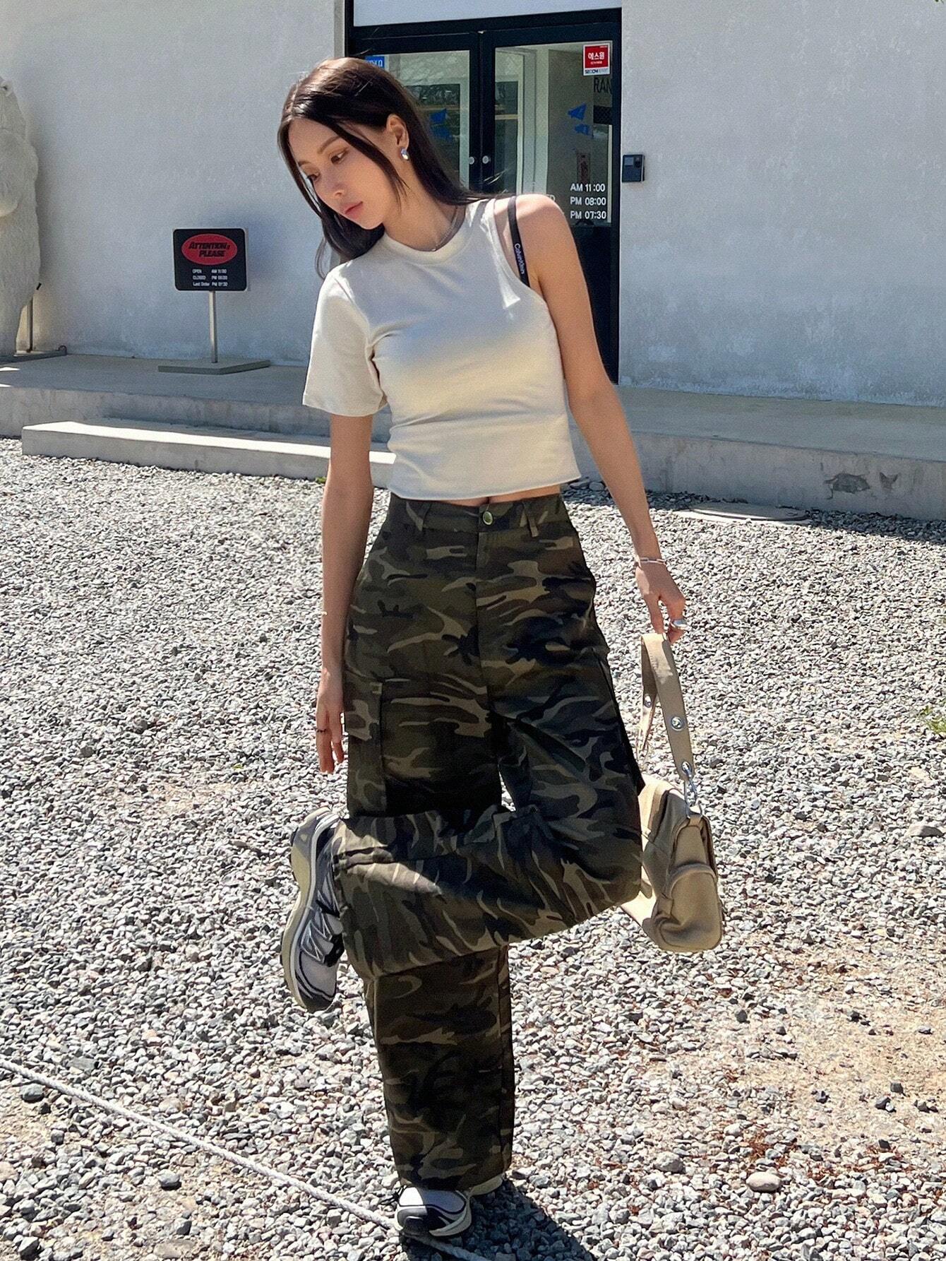 Camo Print Cargo Pant – side profile view