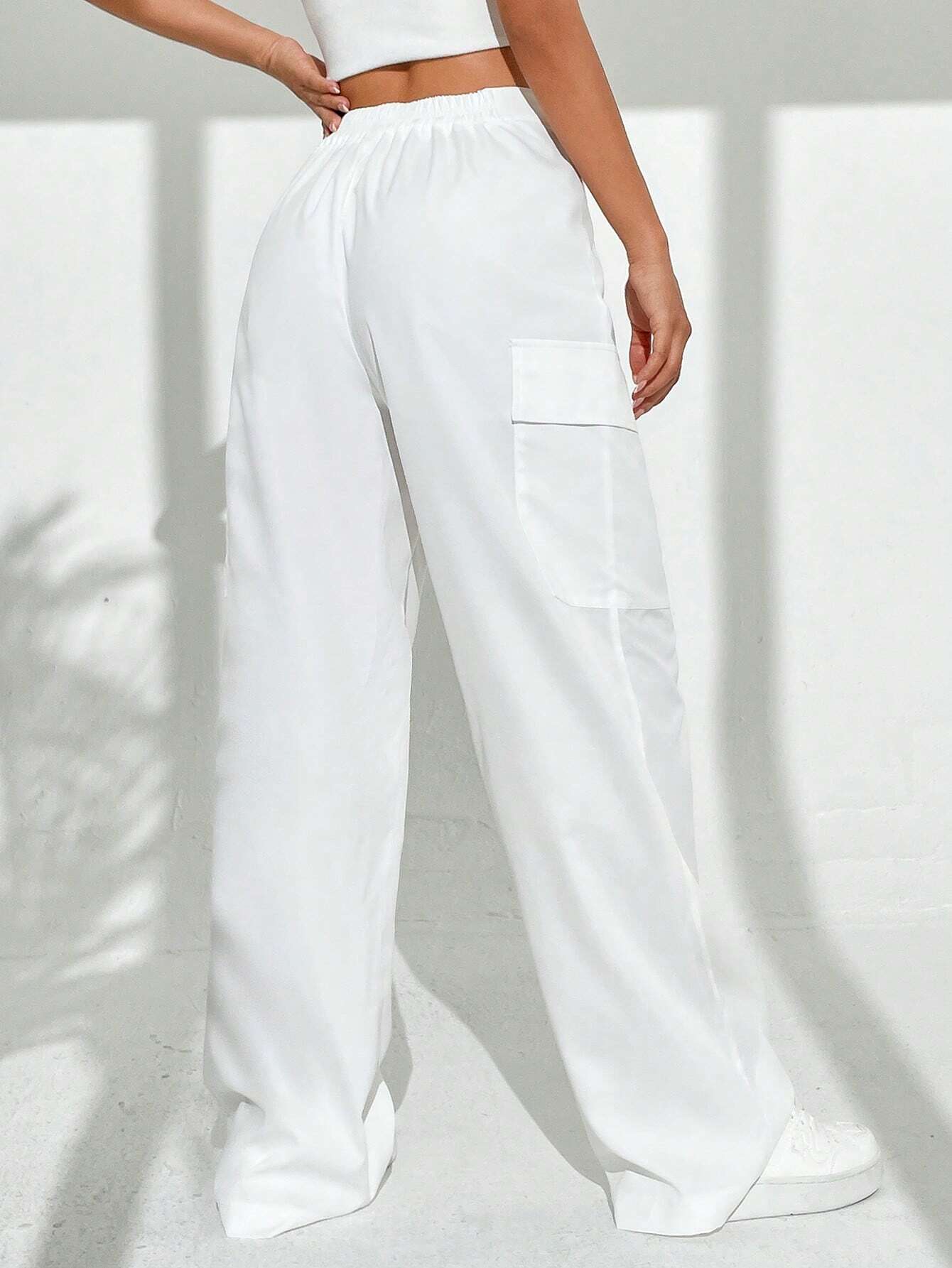 High Waist Loose Cargo Pant – back view detail