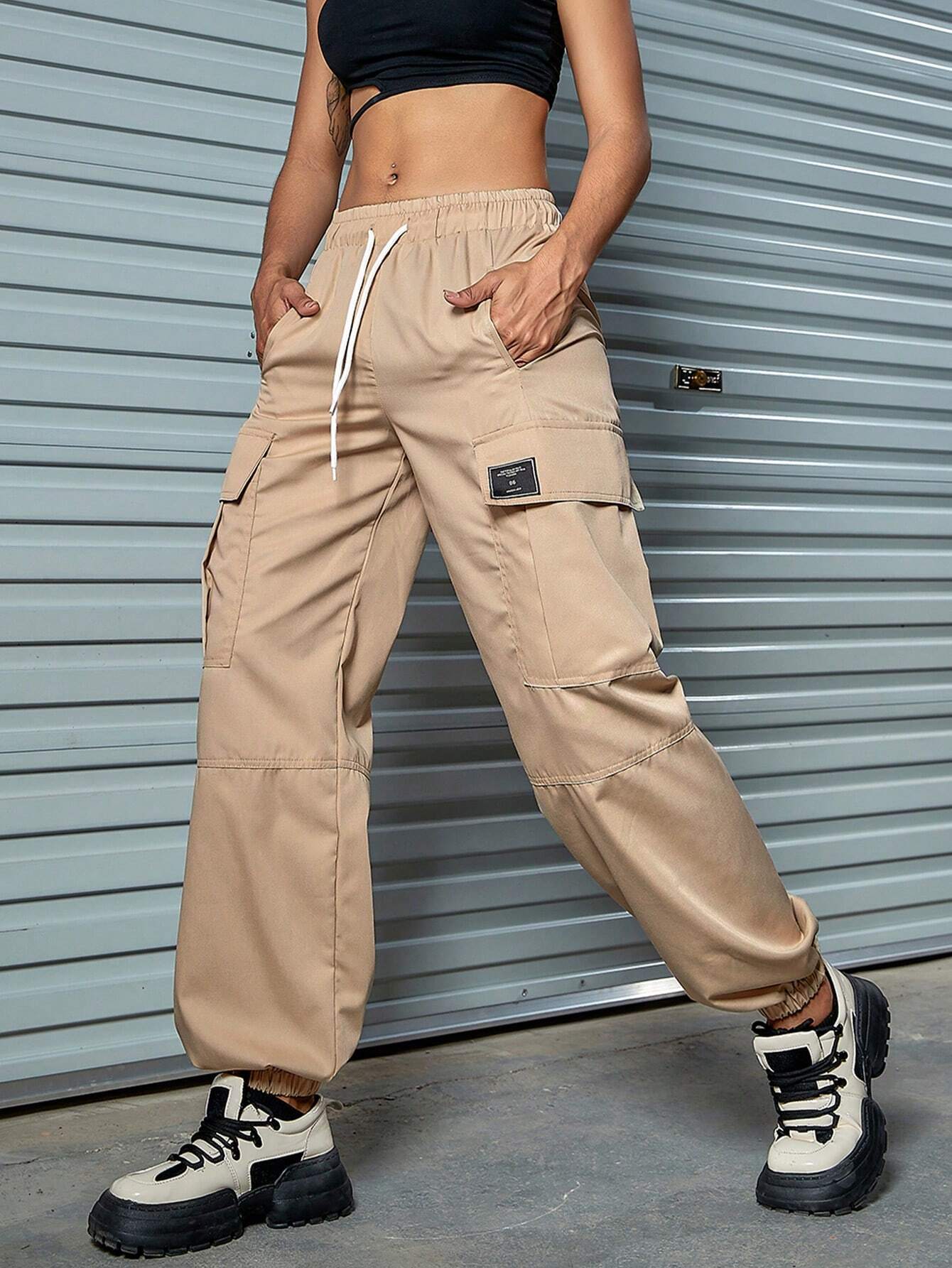 Drawstring Cargo Pants With Letter Patched – side profile view