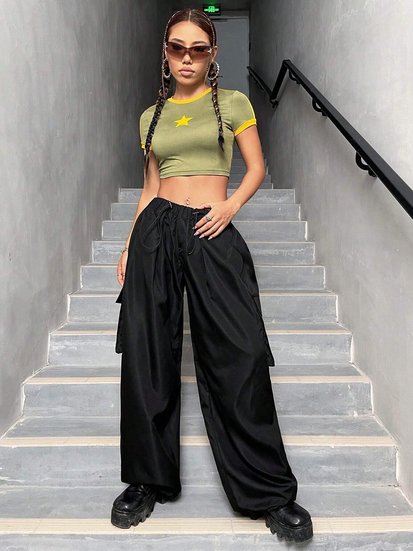 Flap Pocket Side Drawstring Cargo Pants Style 3 – pocket detail close-up