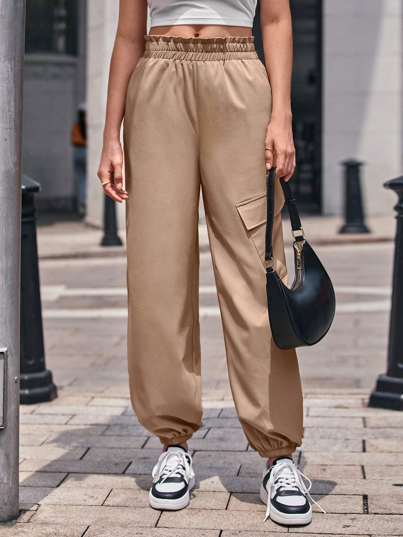 Paperboy Waist Flap Pocket Cargo Pants – back view detail
