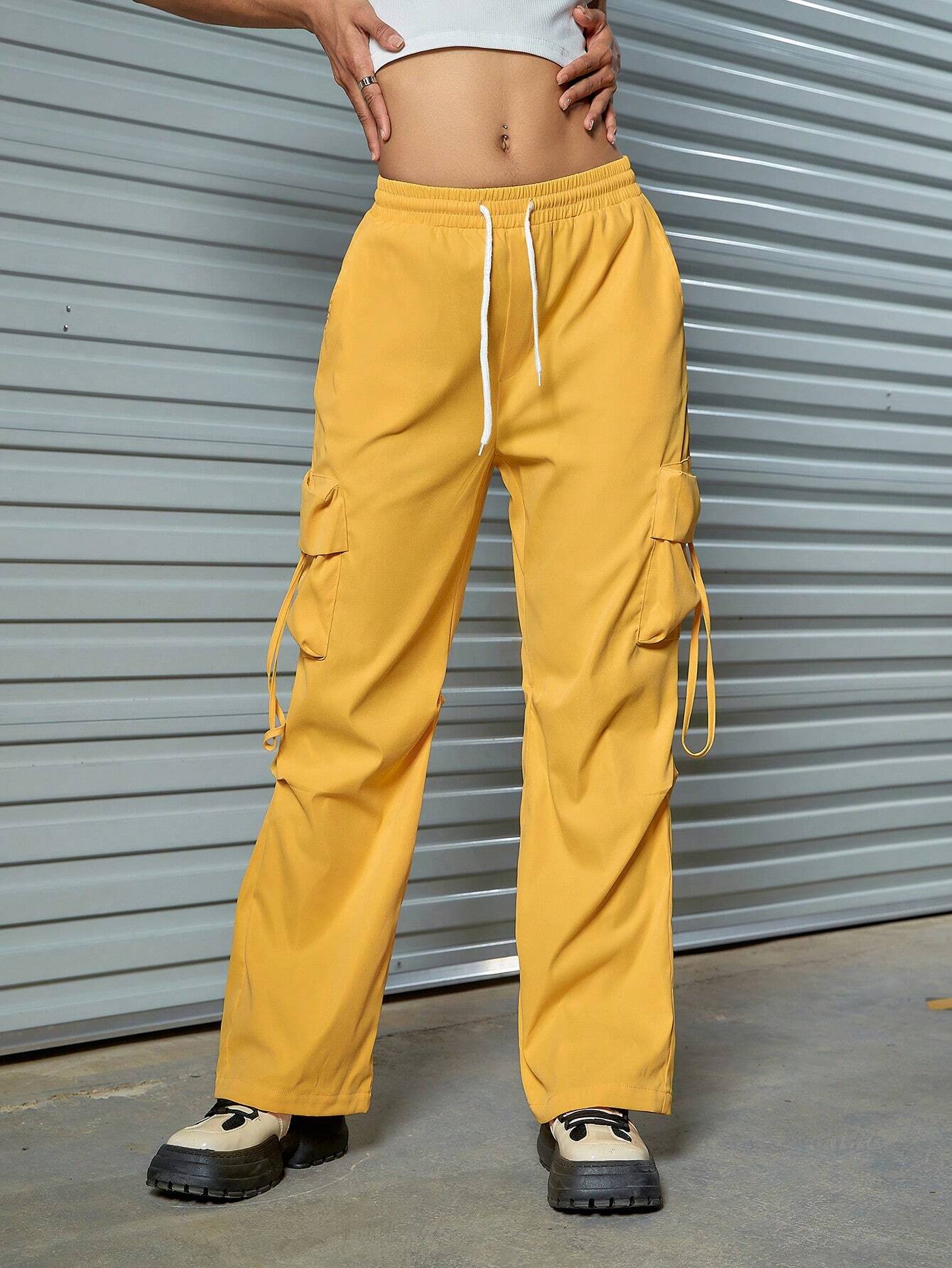 Versatile Pants With Pockets And Adjustable Waist – waistband detail