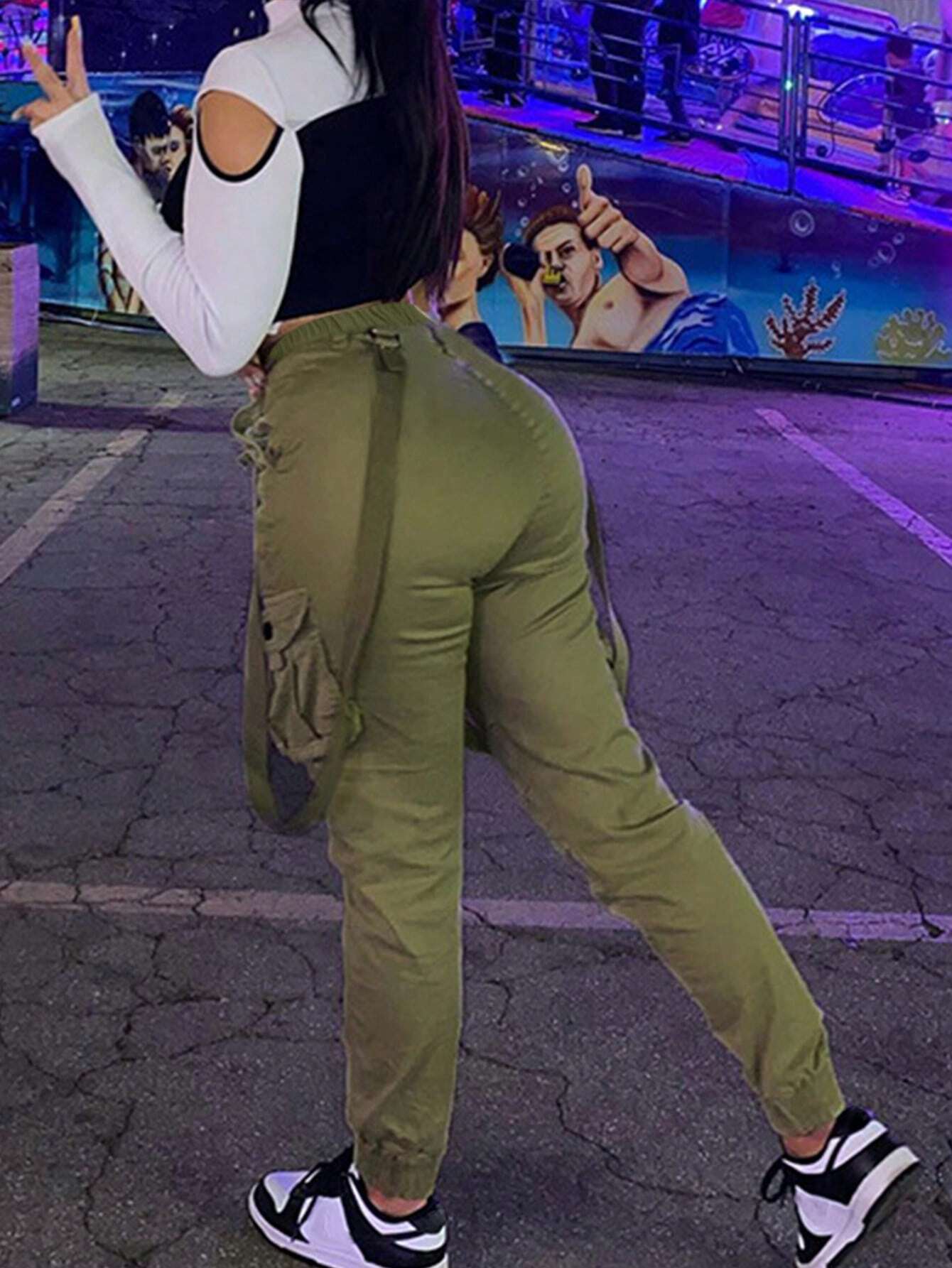 Solid Colored Flap Pocket Cargo Pants Style 3 – back view detail