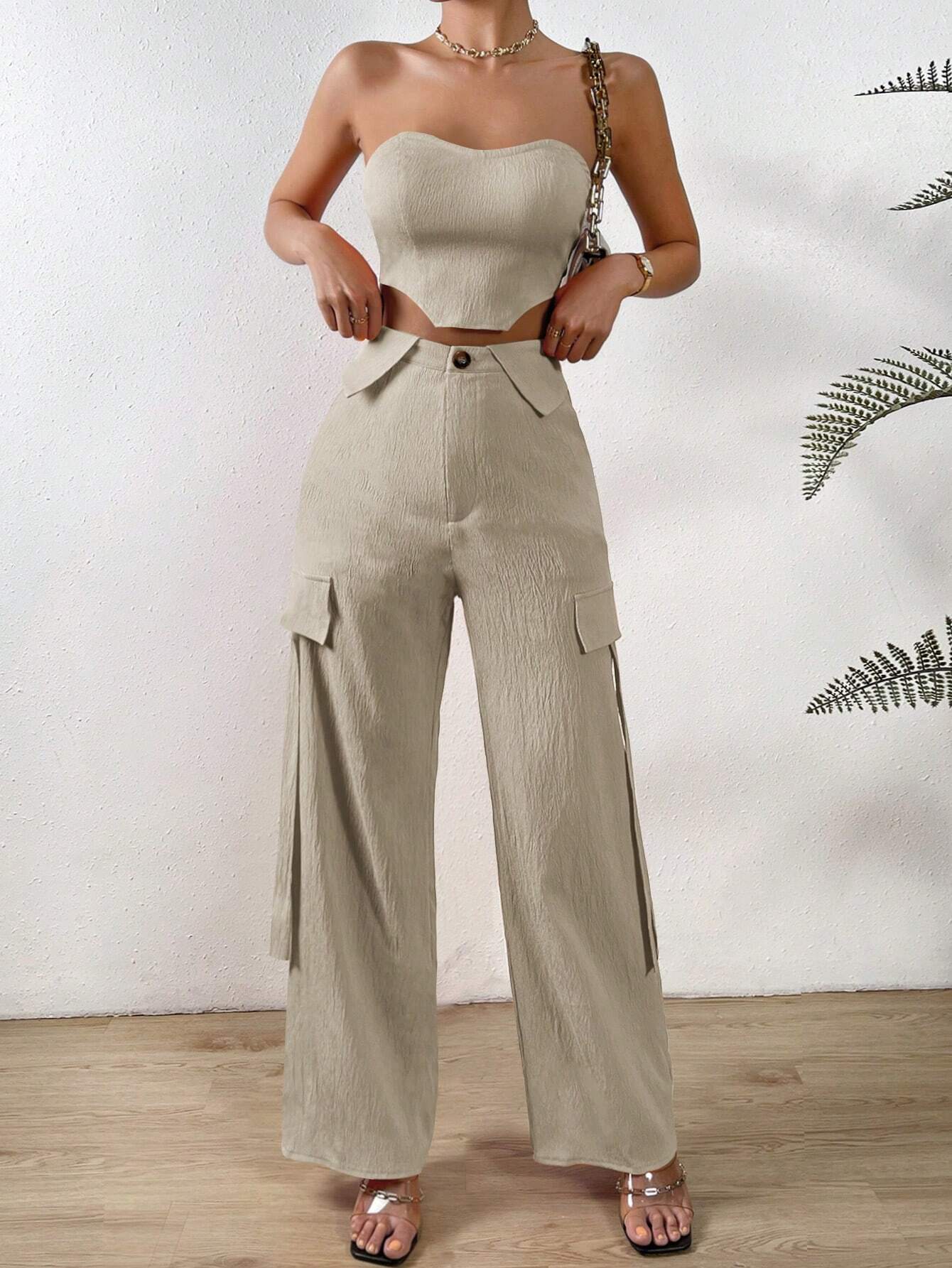 Solid Tube Top And Flap Pocket Side Cargo Pants – model wearing view