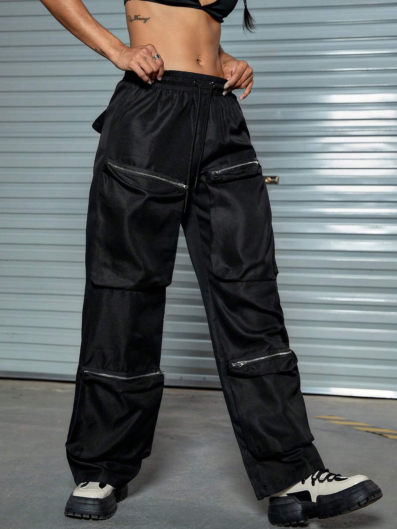 Street Solid Color Drawstring Waist Flap Zipper Pocket Cargo – pocket detail close-up