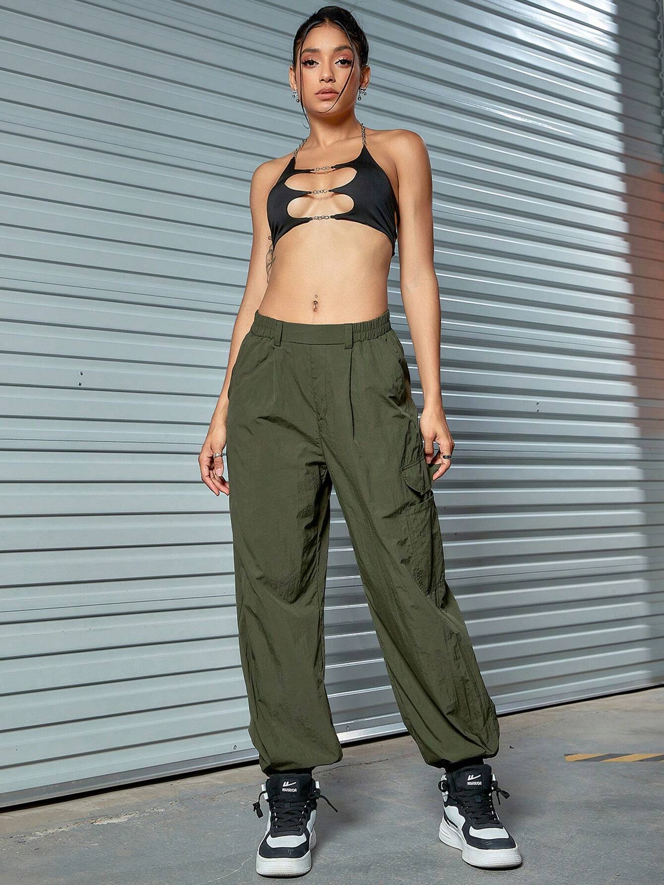 Street Style Flap Pocket Cargo Jogger Pants – pocket detail close-up