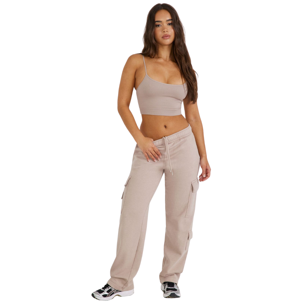 Fleece Cargo Sweatpant – lifestyle view 18