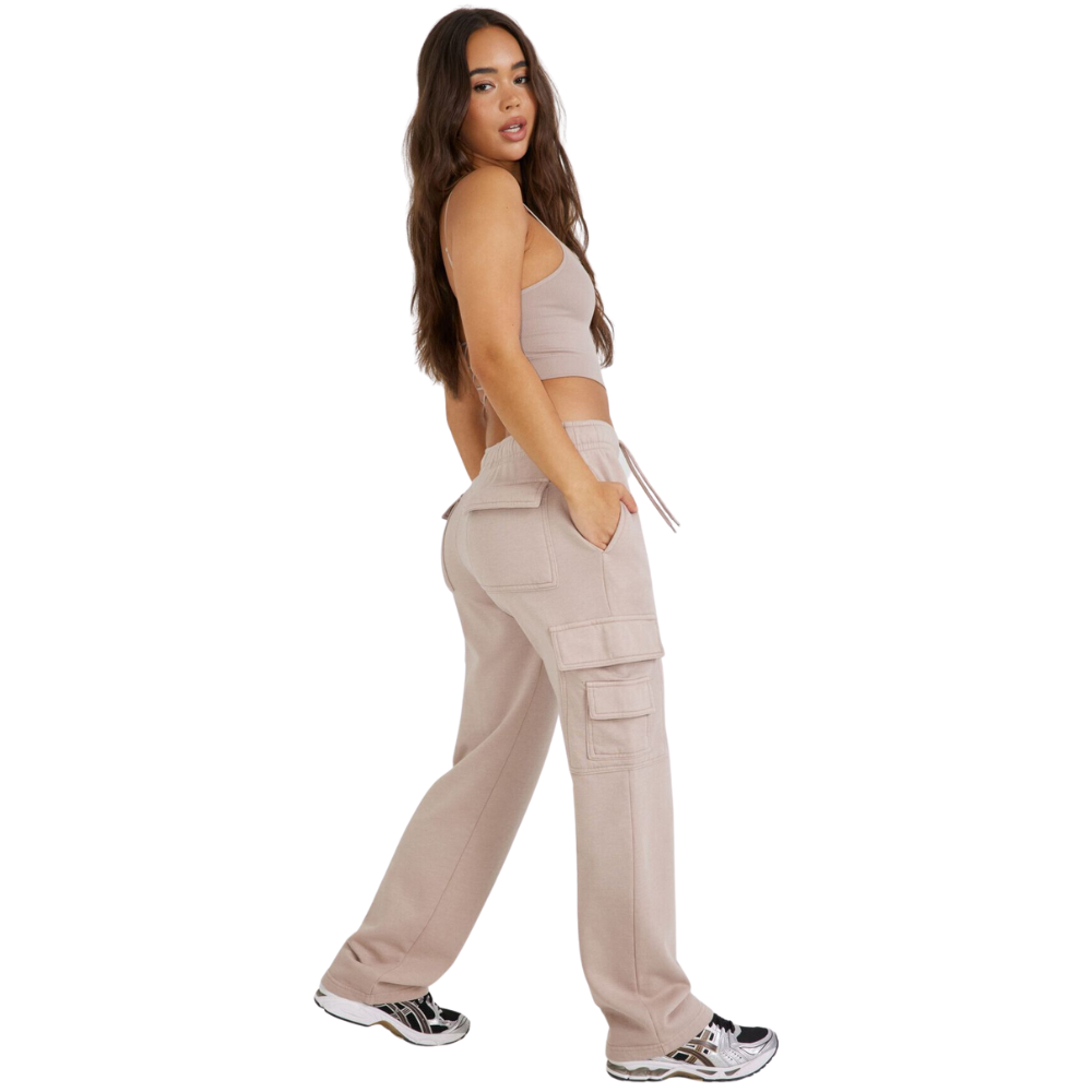 Fleece Cargo Sweatpant – lifestyle view 19