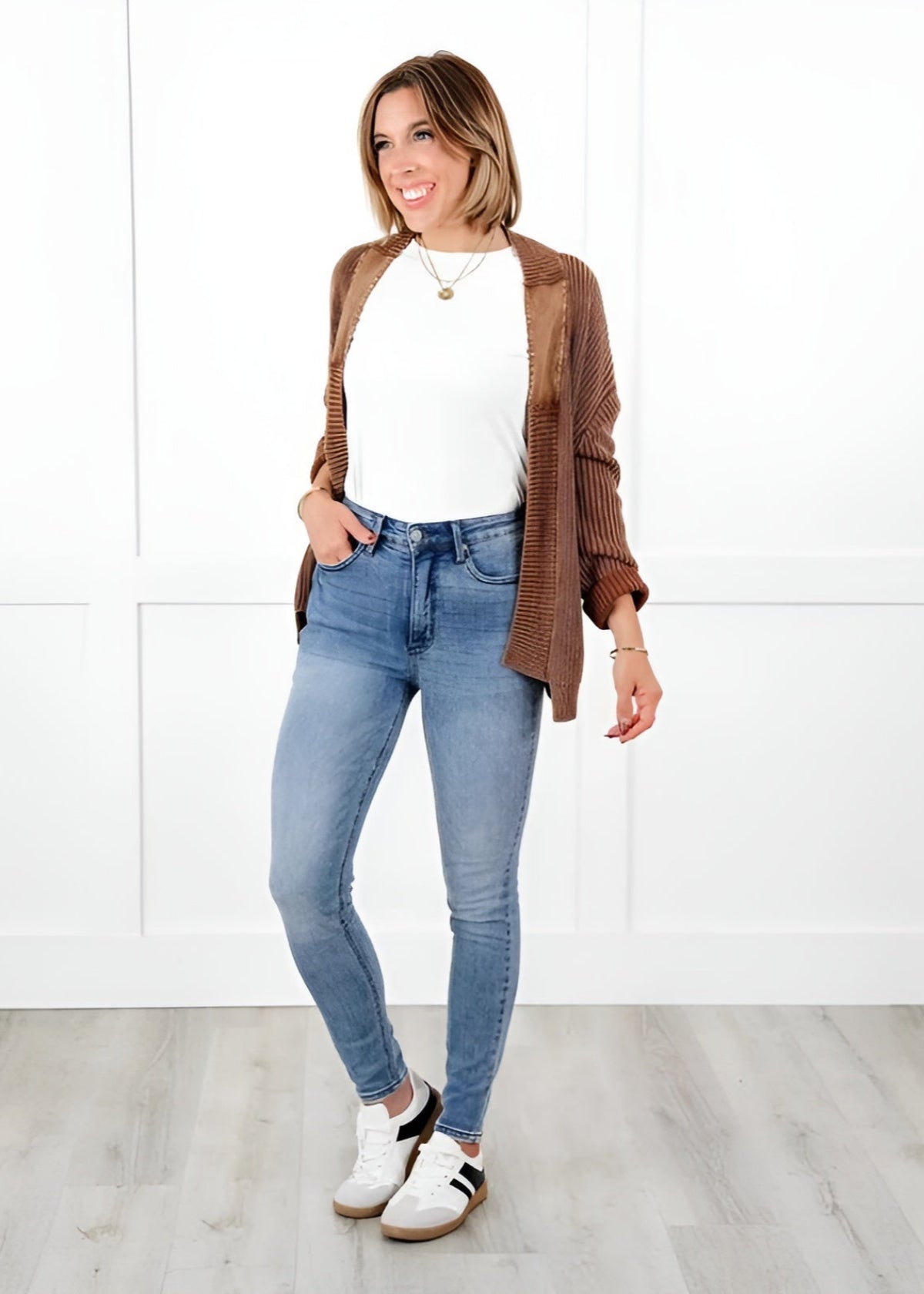 Comfy And Stylish Stretchable Skinny Jeans For Everyday Wear – back view detail