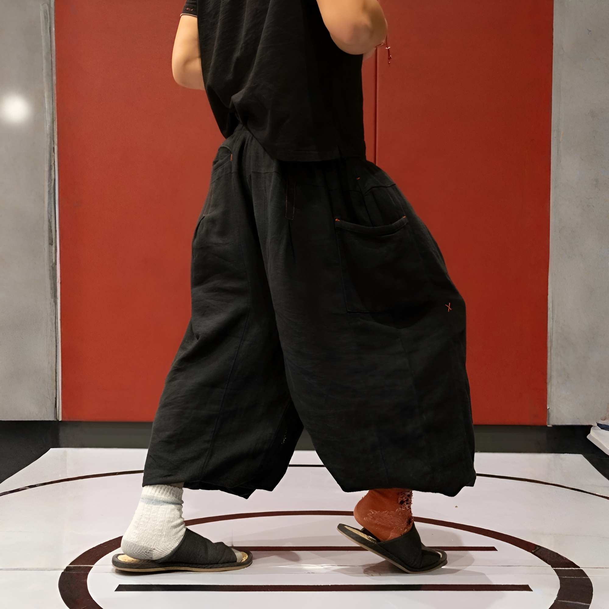 Flax Pleated Wide Pants With Drawstrings – side profile view