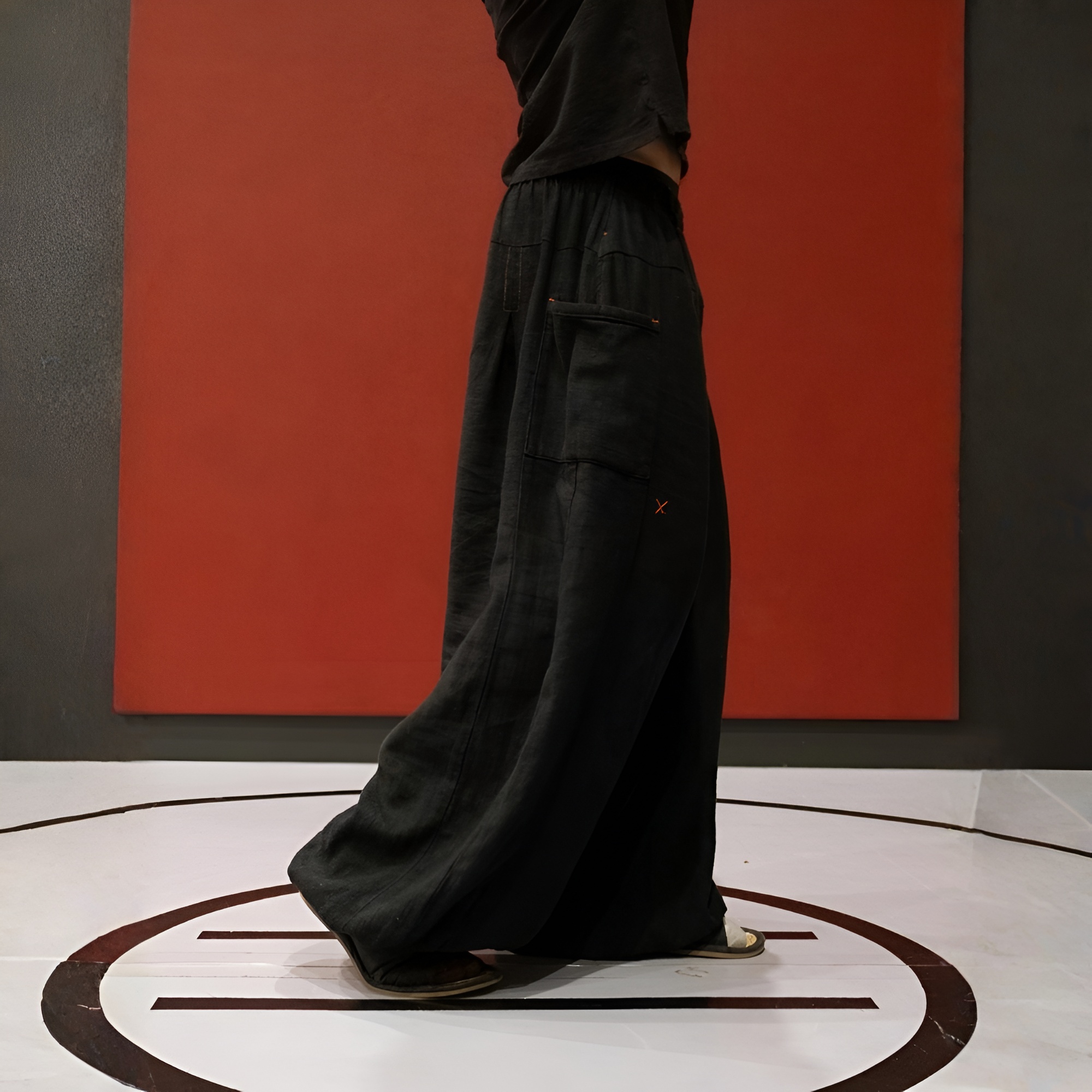 Flax Pleated Wide Pants With Drawstrings – back view detail