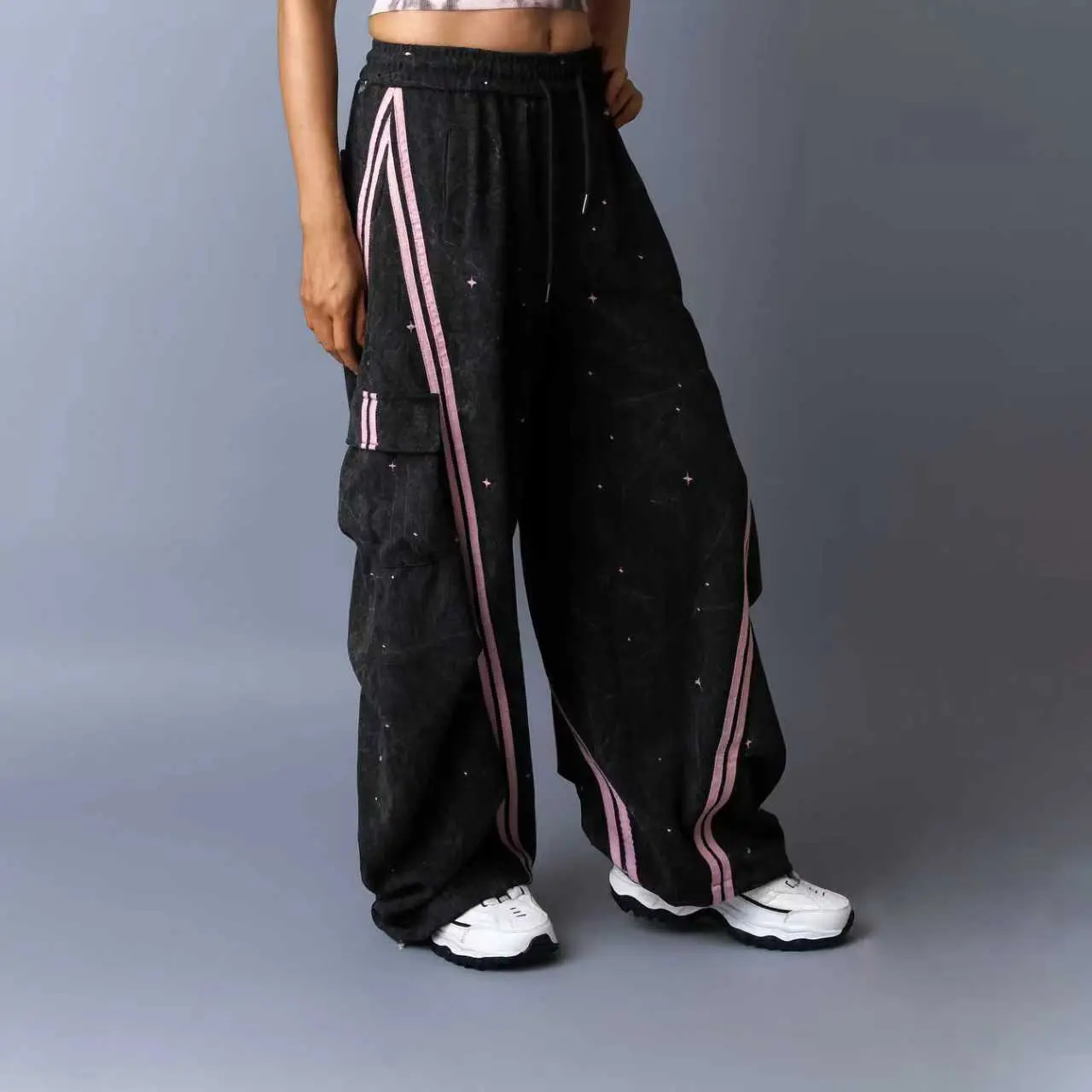 Loose Fit Street Cargo Pants With Side Pockets For Women - Stretch Comfo – side profile view
