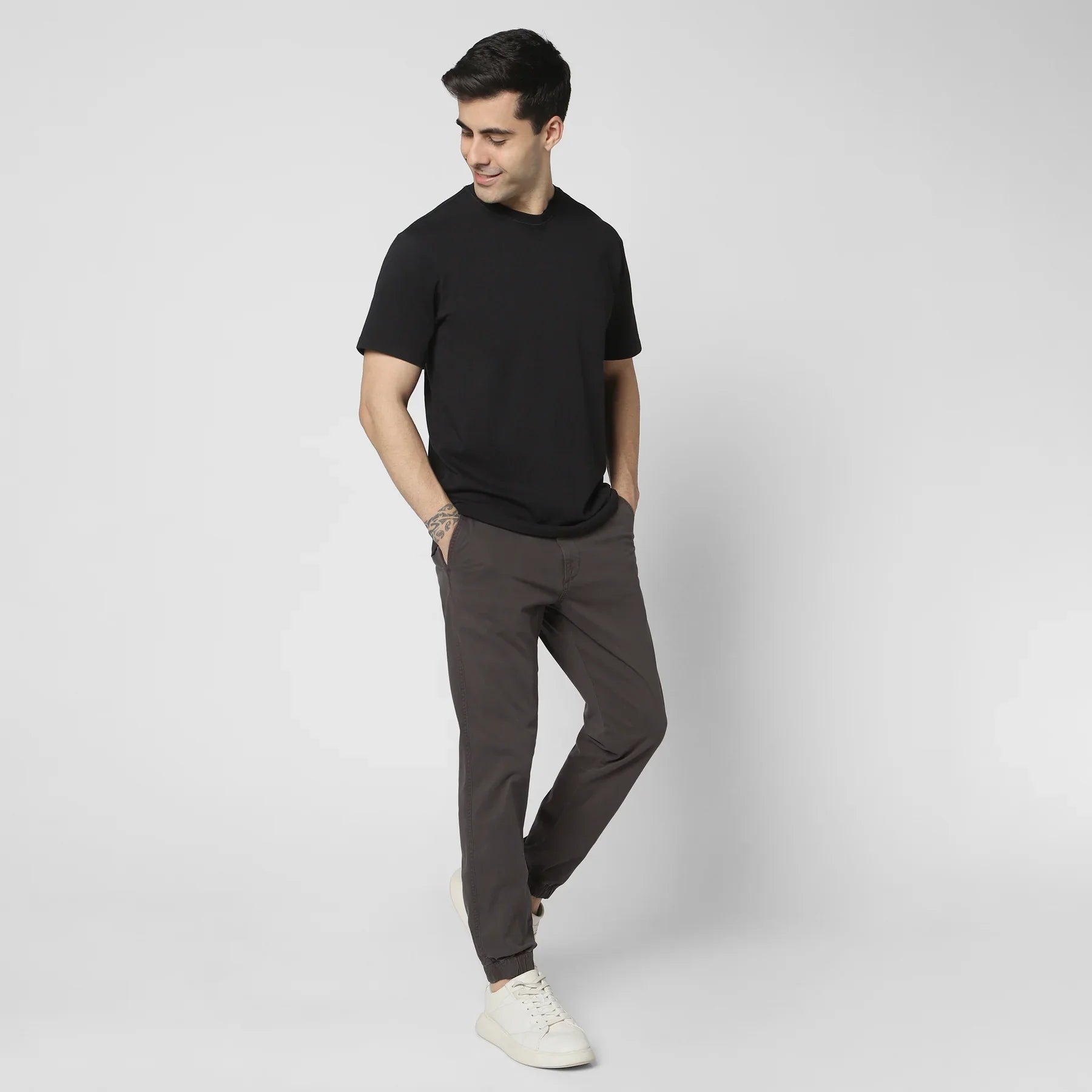 Stretchable Side Pockets Jogger Pants – lifestyle view 54