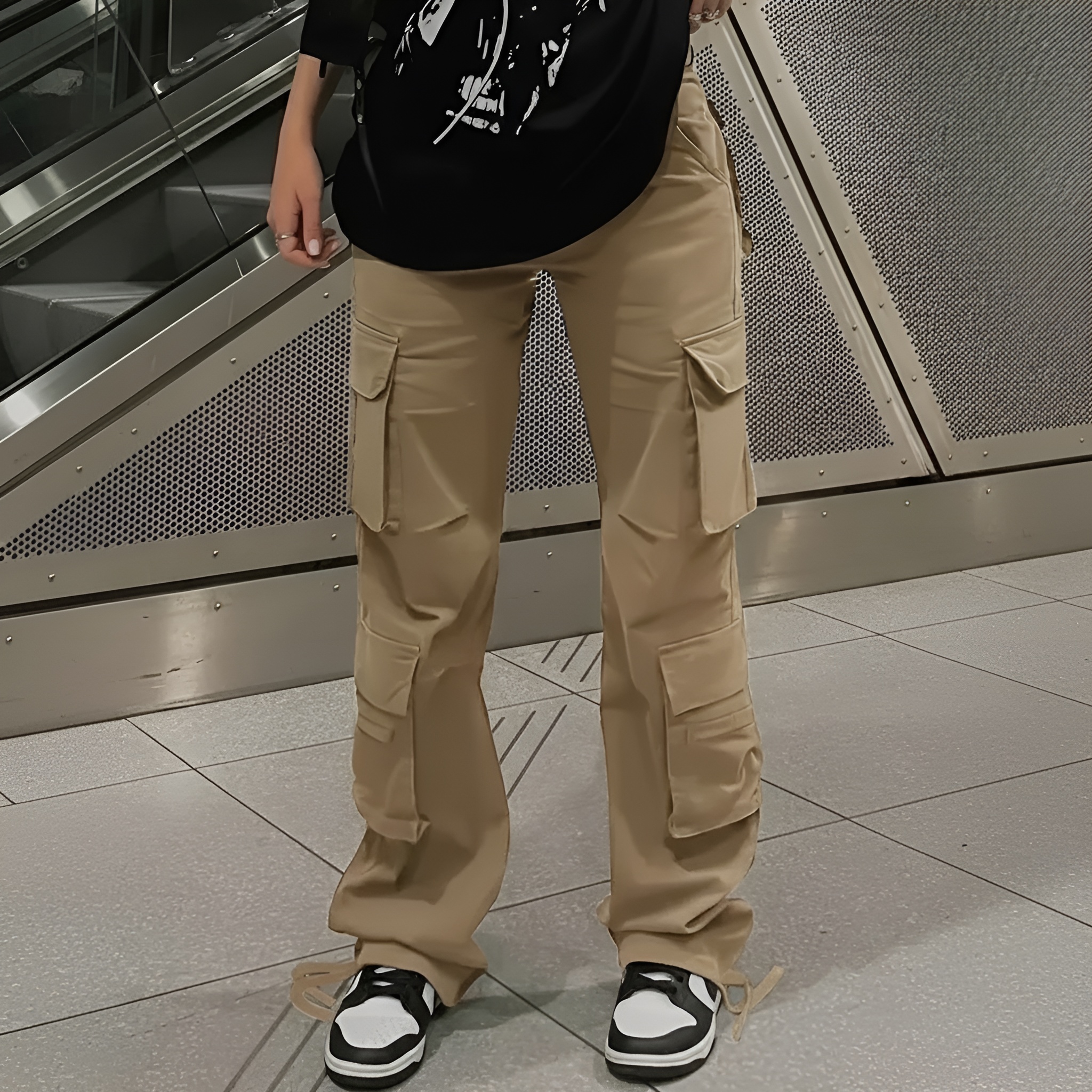 Casual Baggy Streetwear Cargo Pants For Women – pocket detail close-up