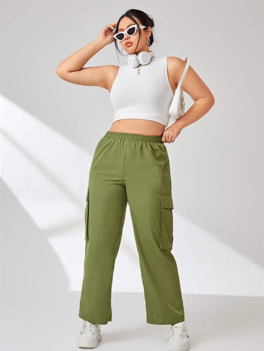 Plus Flap Pocket Side Easy Wear Cargo Pants – pocket detail close-up