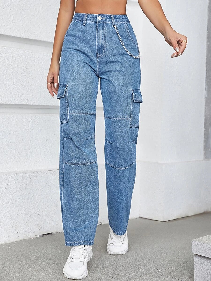 High Waist Chain Detail Cargo Jeans – waistband detail
