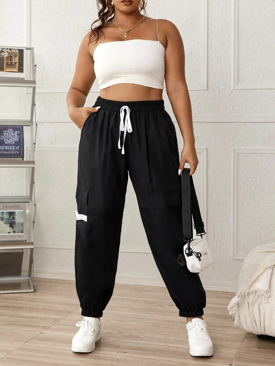 Flap Pocket Side Drawstring Waist Cargo Pants in Green #s-12 – side profile view