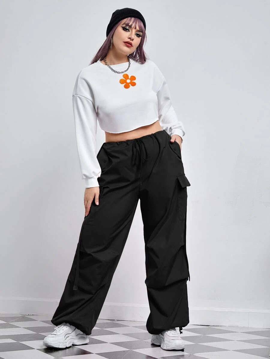 Flap Pocket Side Drawstring Waist Pants in Black – back view detail