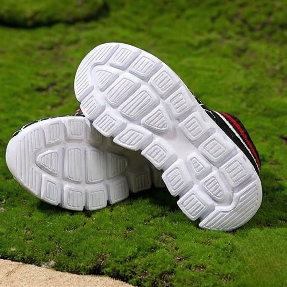 Spider Web Design Sneakers With Non Slip Sole