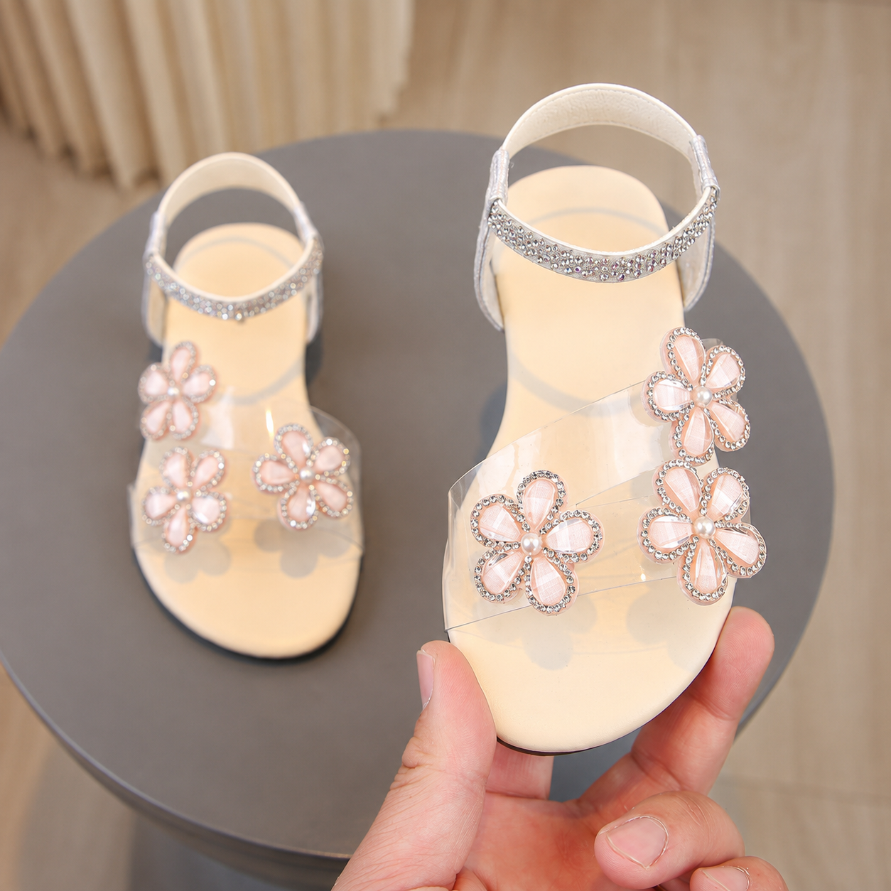 Sparkling Rhinestone Decorated Summer Flat Sandals For Girls