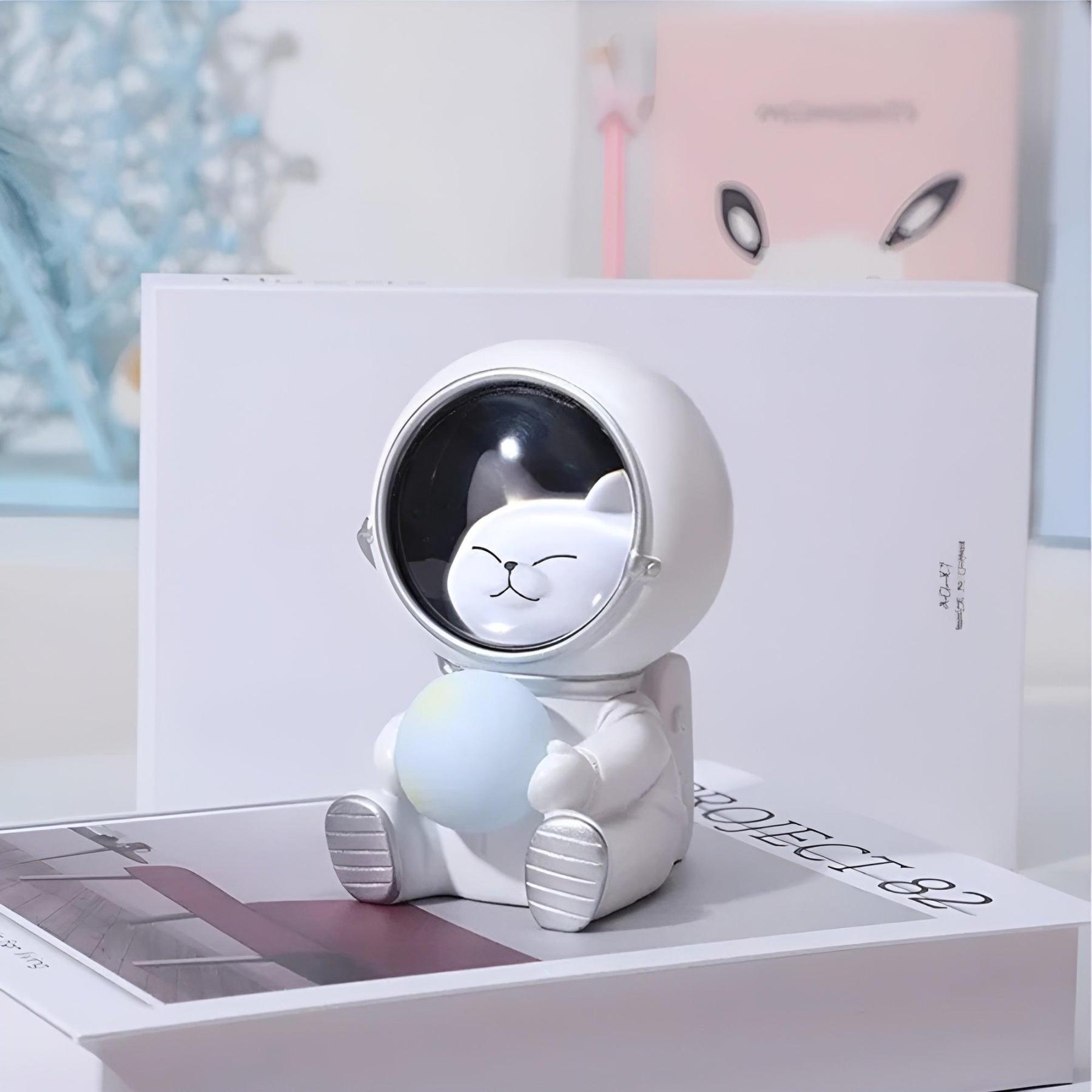 Astronaut Night Light - Solar Flame Torch