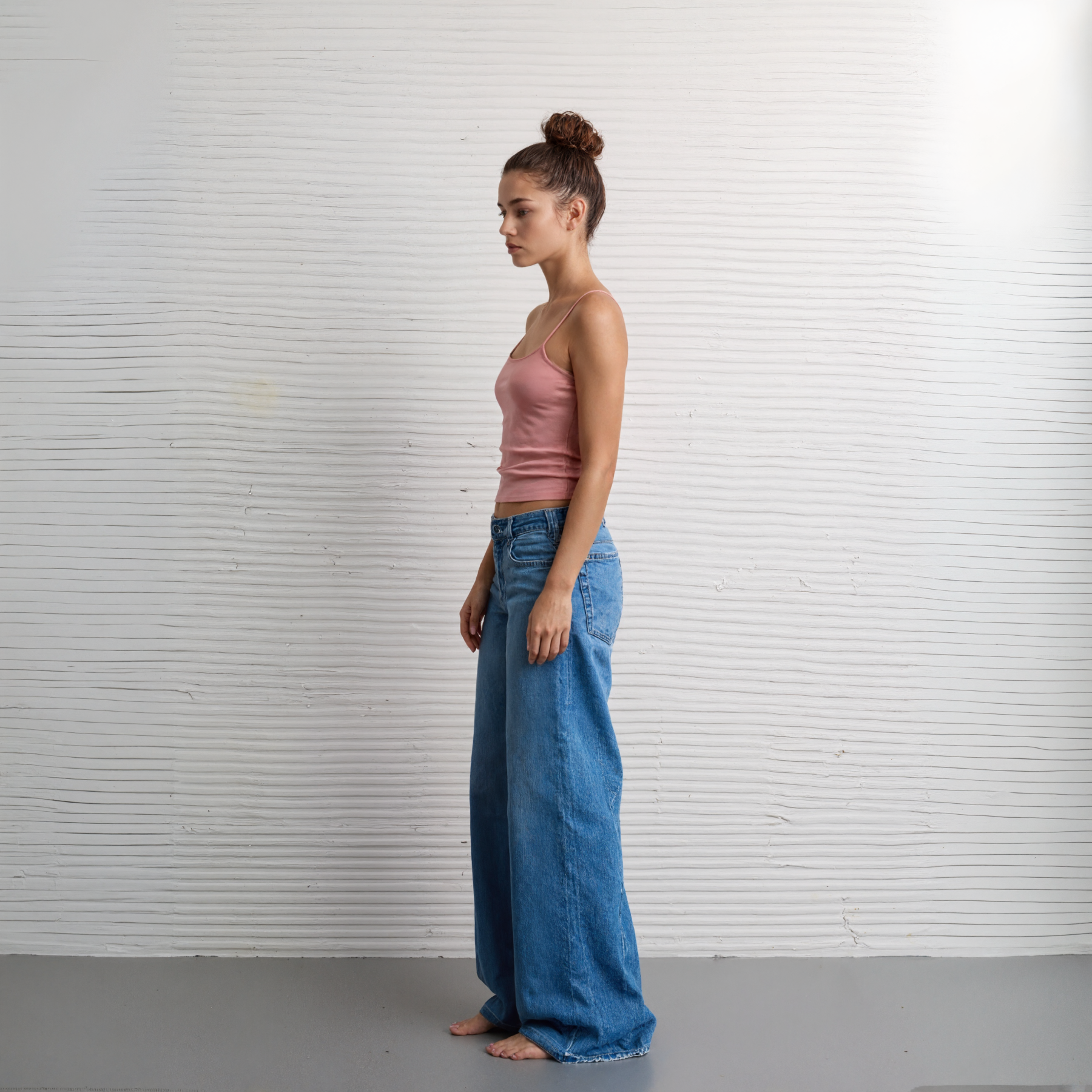 Women Relaxed Fit Wide Leg Jeans with Embroidered Detail