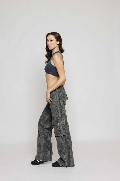 Versatile Camo Cargo Pants-Legletic