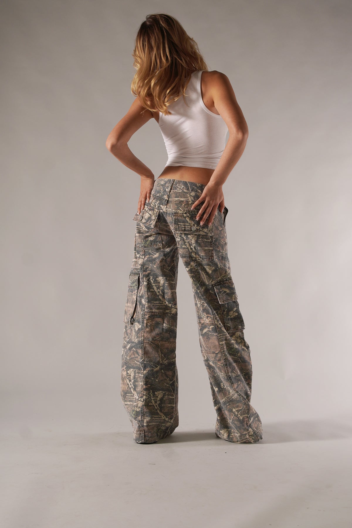 Versatile Camo Cargo Pants-Legletic