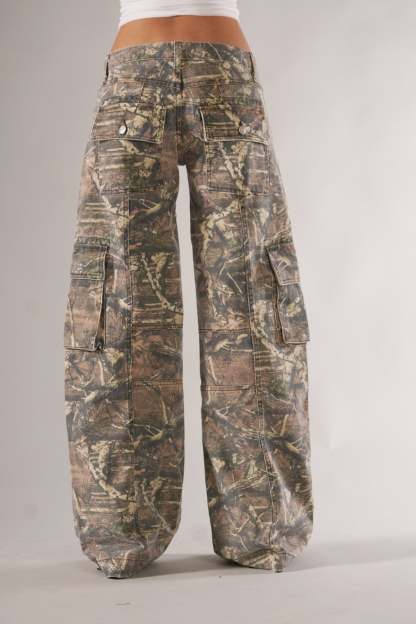 Versatile Camo Cargo Pants-Legletic